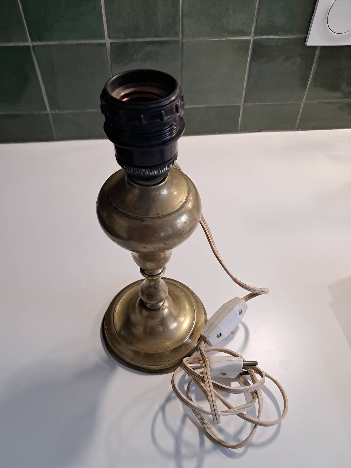 Lamp base