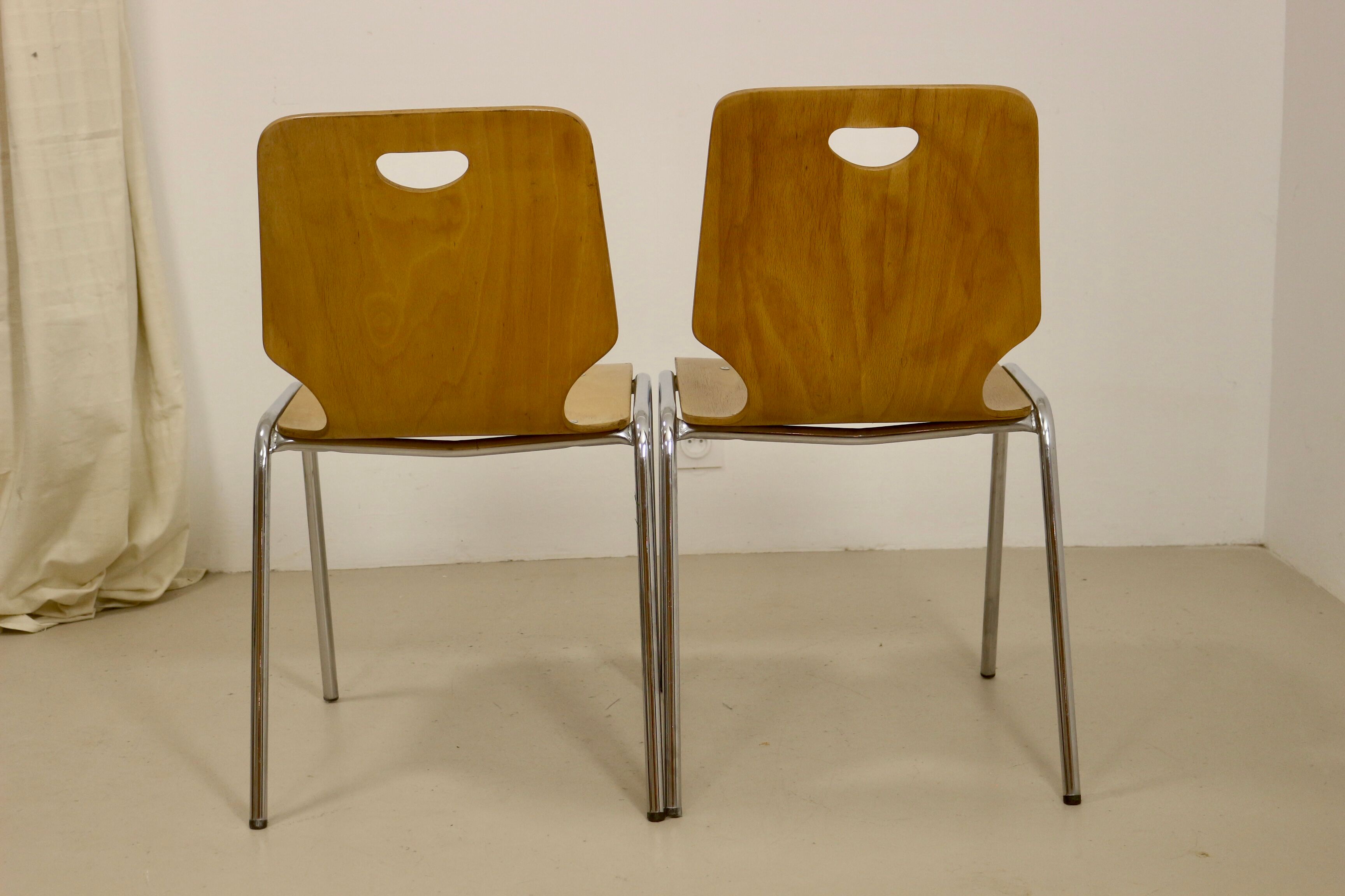 Pair of stackable chairs in Plywood plywood. Ref Leo.
