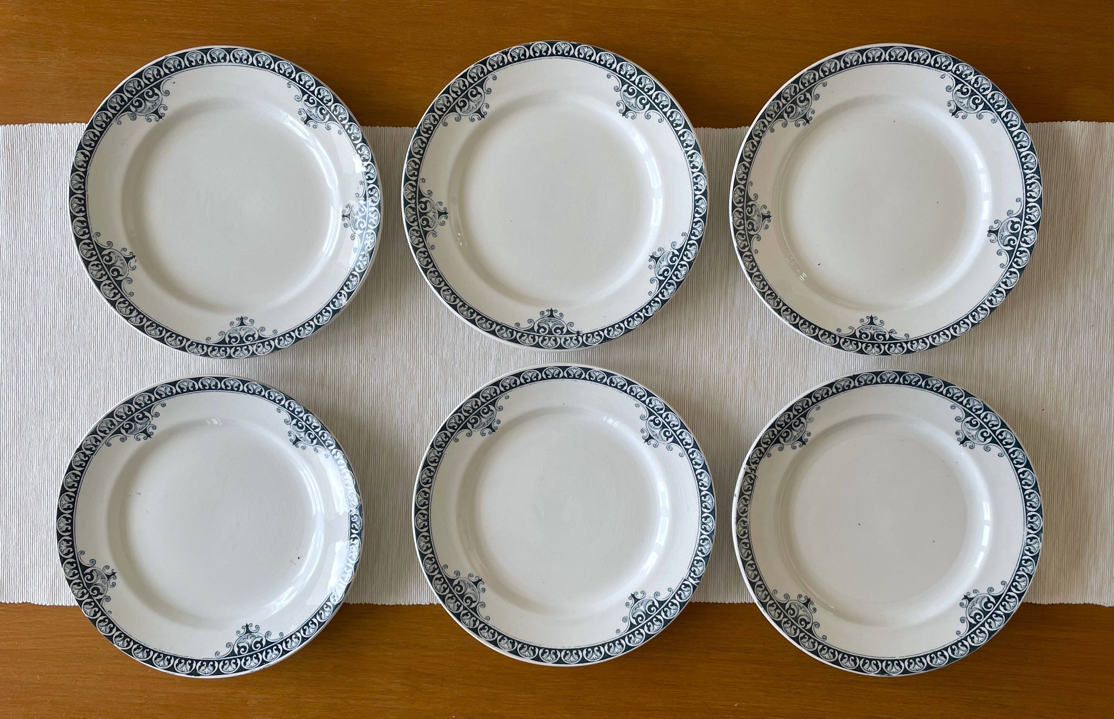 6 assiettes à dessert anciennes en faïence de Saint-Amand (Nord)