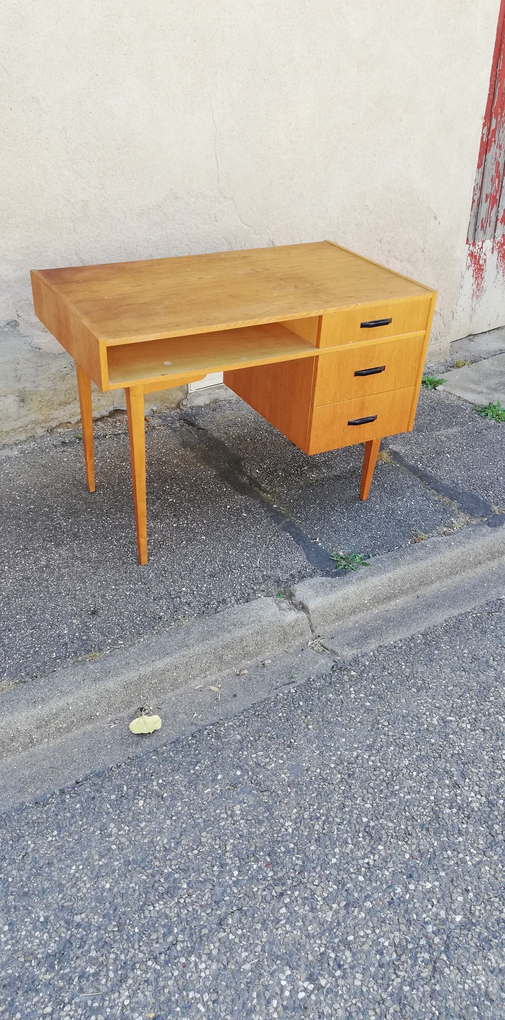 Vintage desk 3 drawers