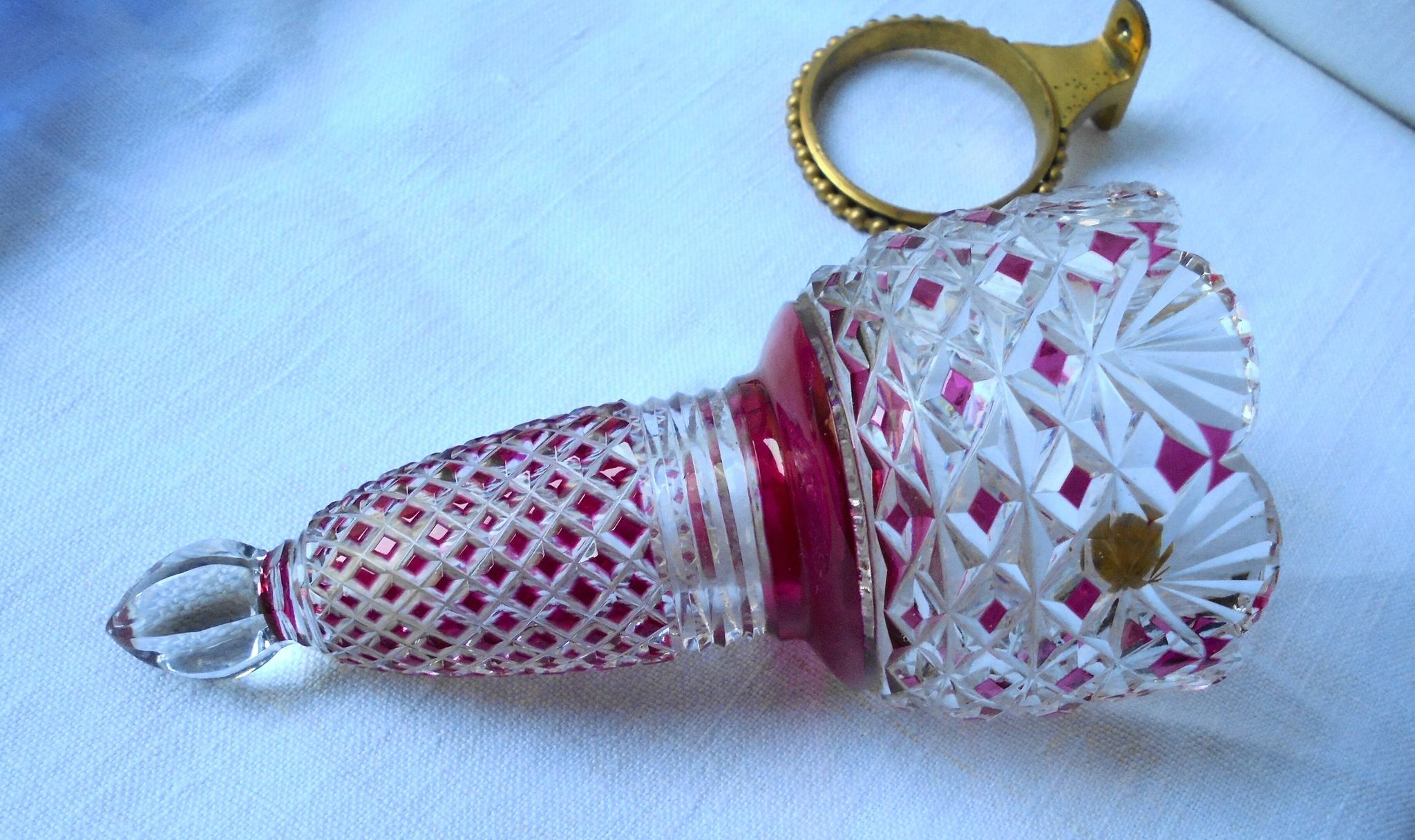 Vase de voiture en cristal taillé et teinté "Baccarat",Art Deco
