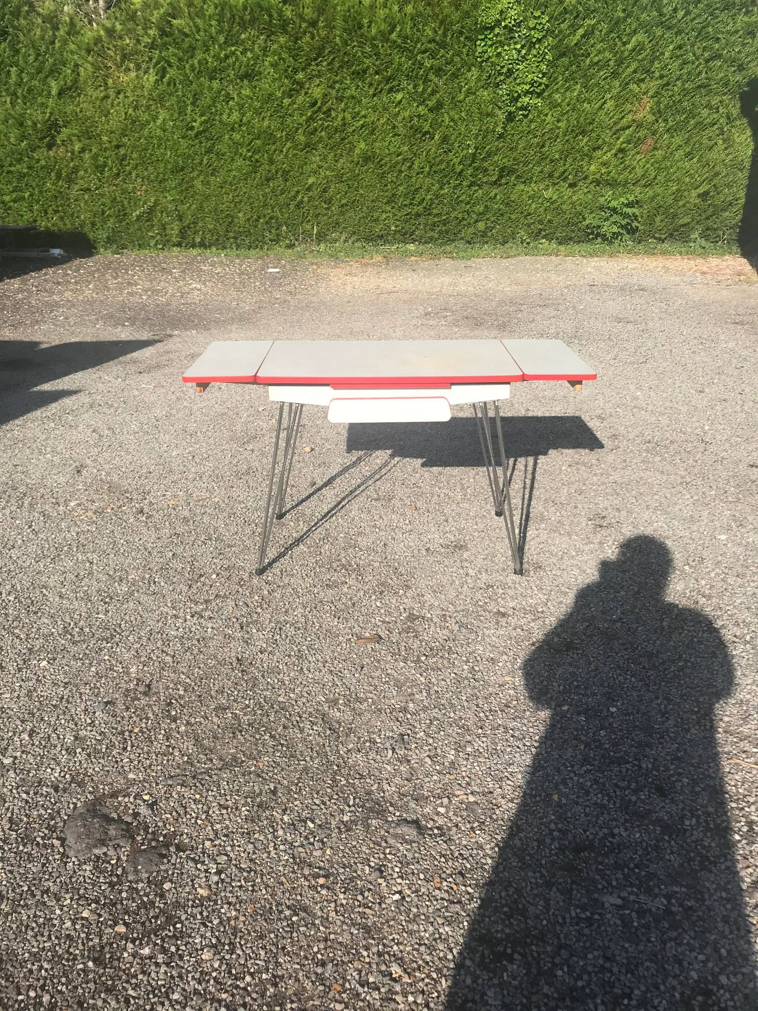 Table in formica