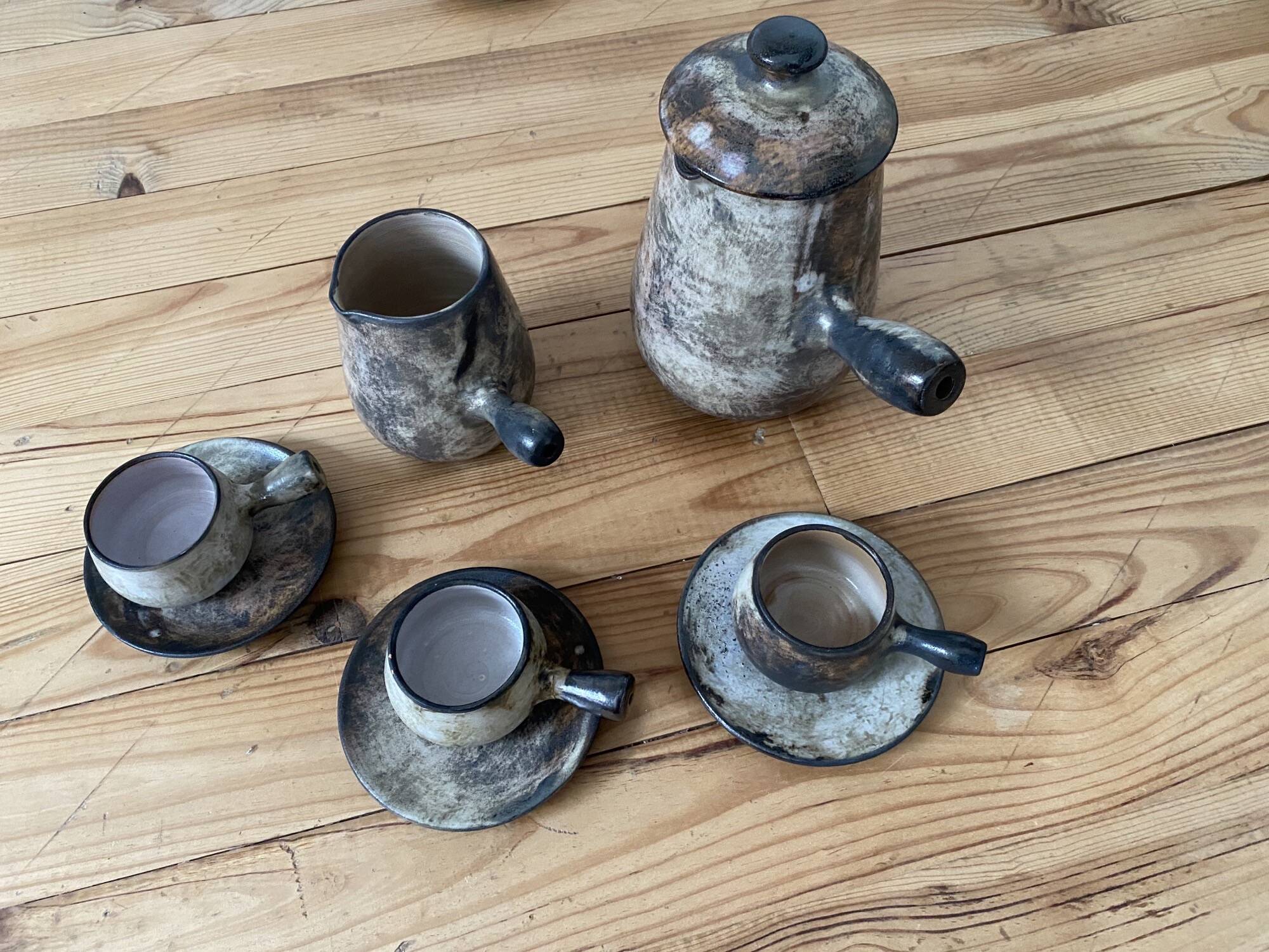 Vallauris set from the 1960s, coffee pot, milk jug, and cups by Félix Céram.