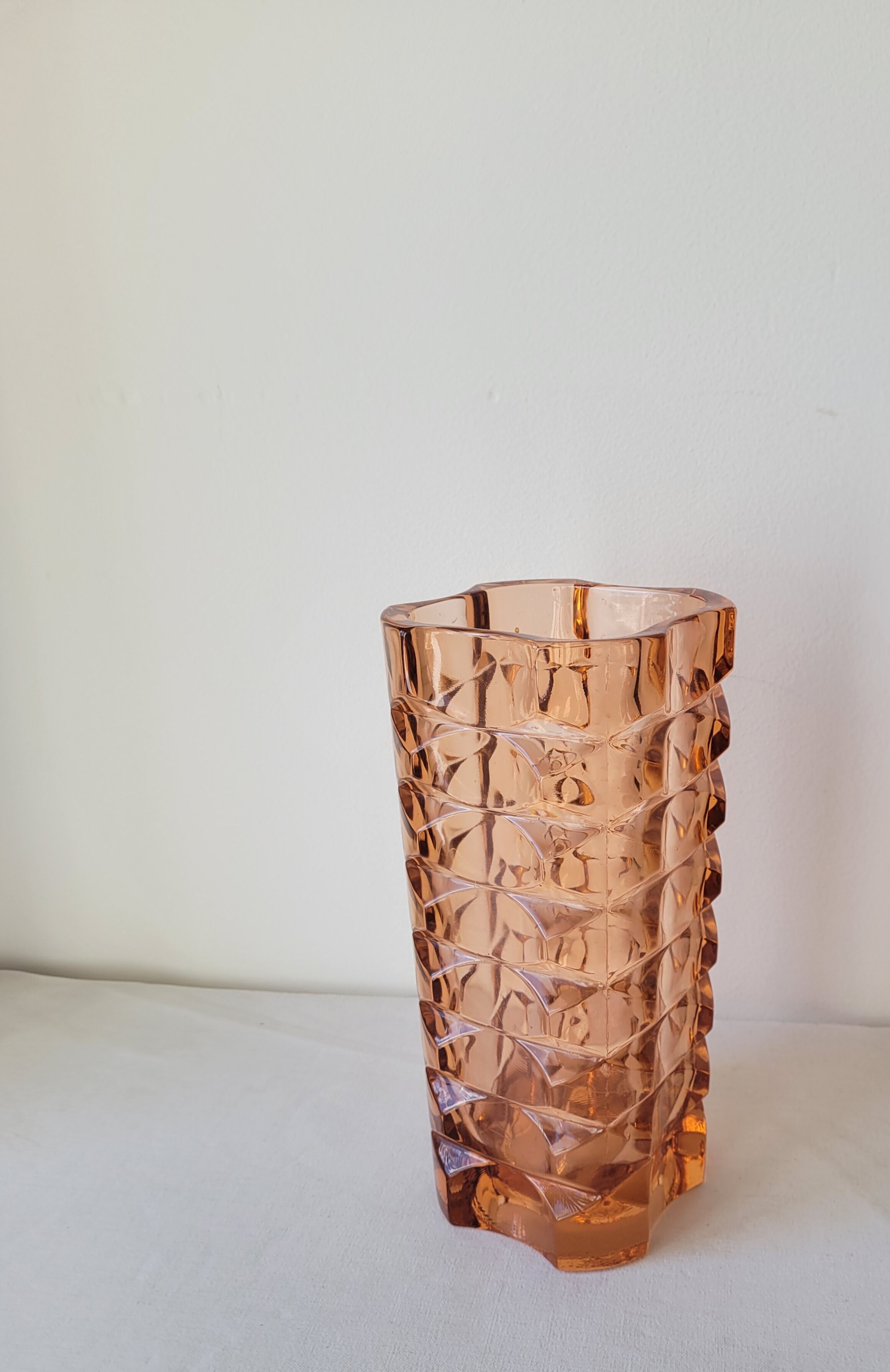 Windsor Rosaline Vase by Luminarc