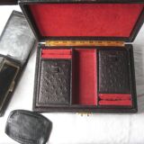 Box a bijoux ancien leather on wood satin interior and red velvet, with compartment