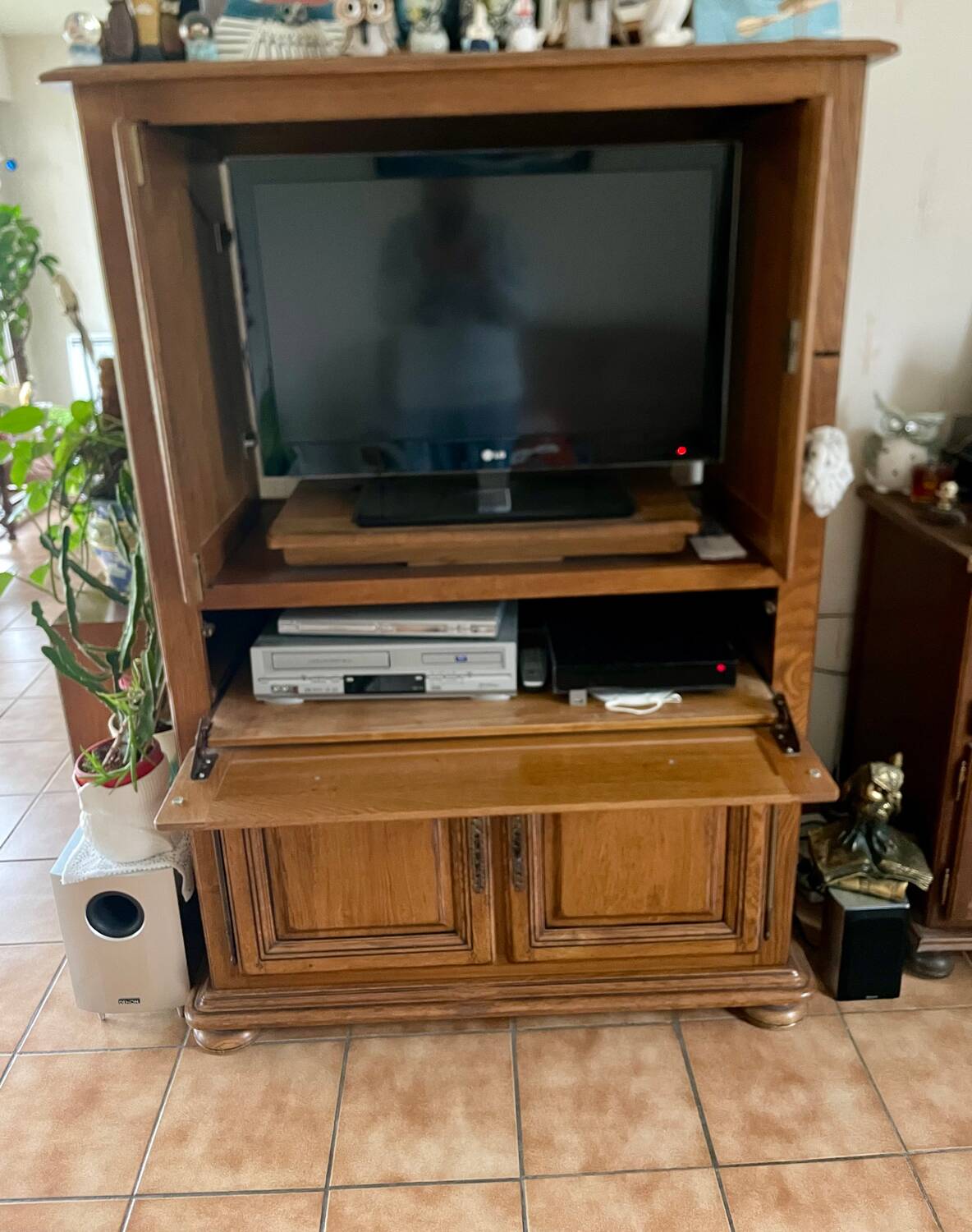 TV cabinet
