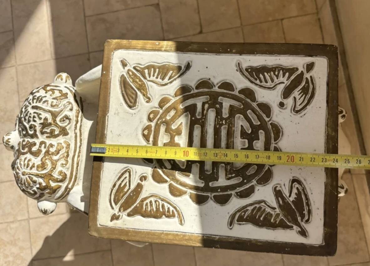 Ceramic elephant stool/stand Hollywood Regency style 1960s