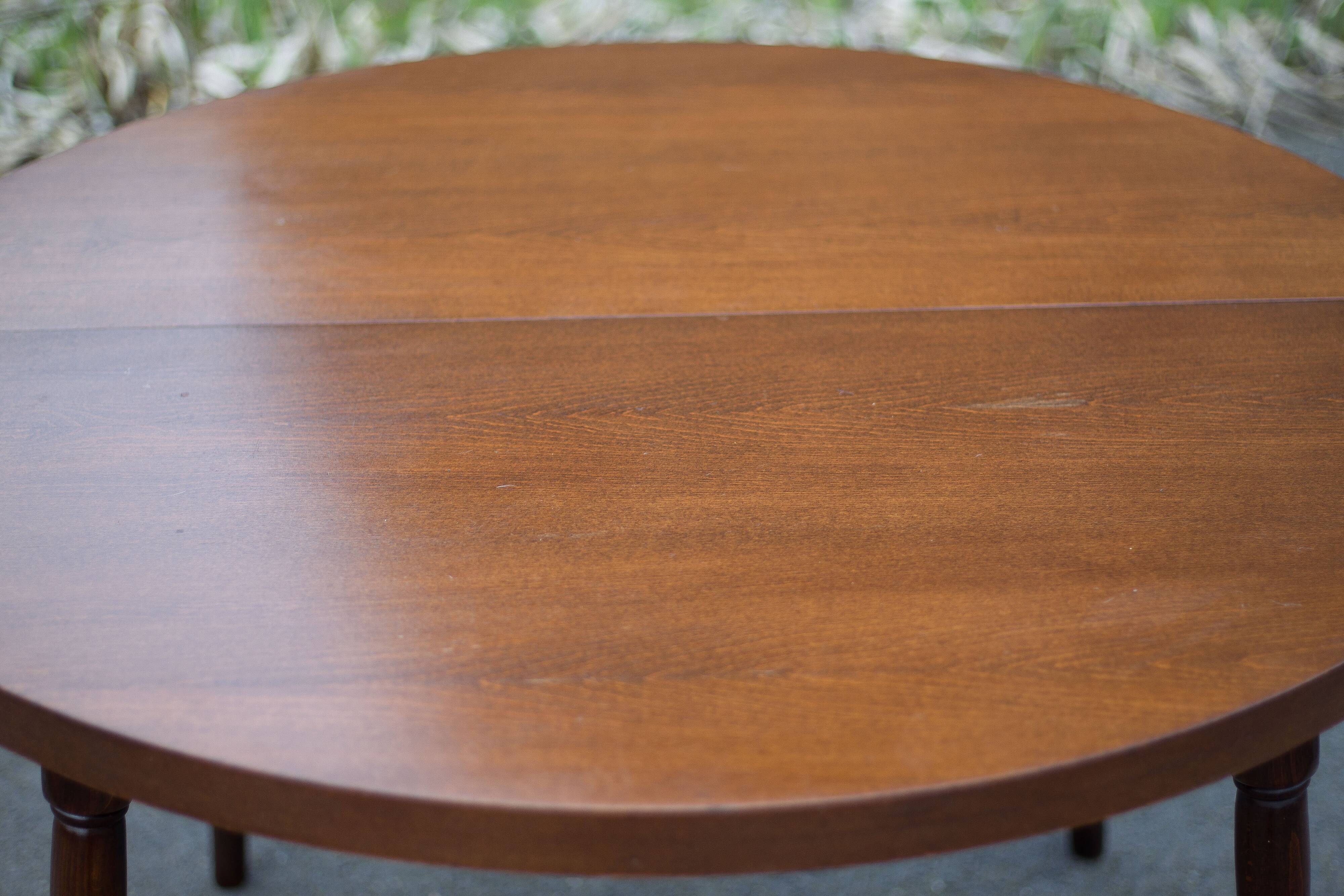 Round wooden table with 1 extension, wooden dining table, dining room table, kitchen table