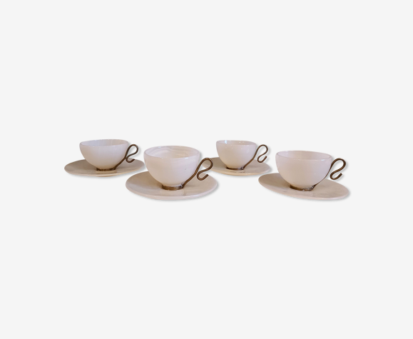 Ensemble vintage de 4 tasses et leurs soucoupes en opaline