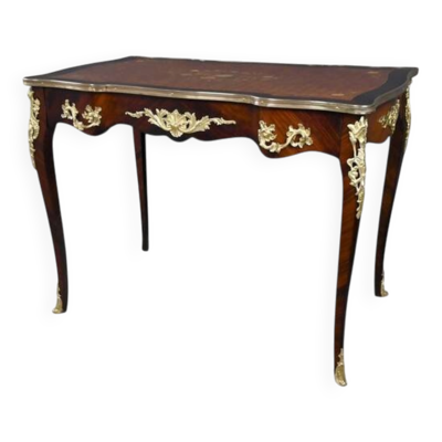 Table-bureau en palissandre, bois de rose et acajou, style Louis XV – début XXe