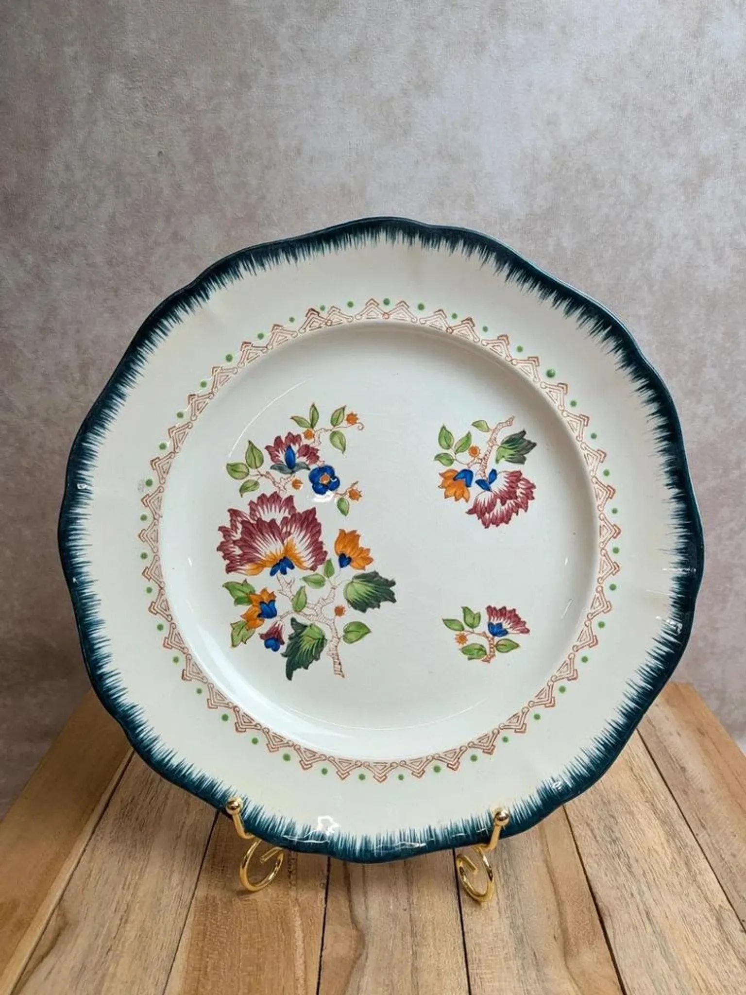 Large ironstone plate Longwy – Shanghai model – Polychrome floral decoration