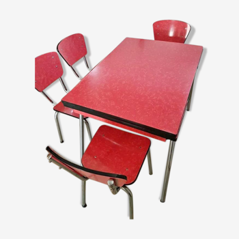 Table en formica rouge et ses 4 chaises