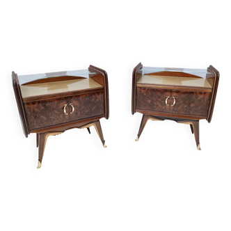 Paire de tables de chevet en noyer avec plateau en verre doré, Italie