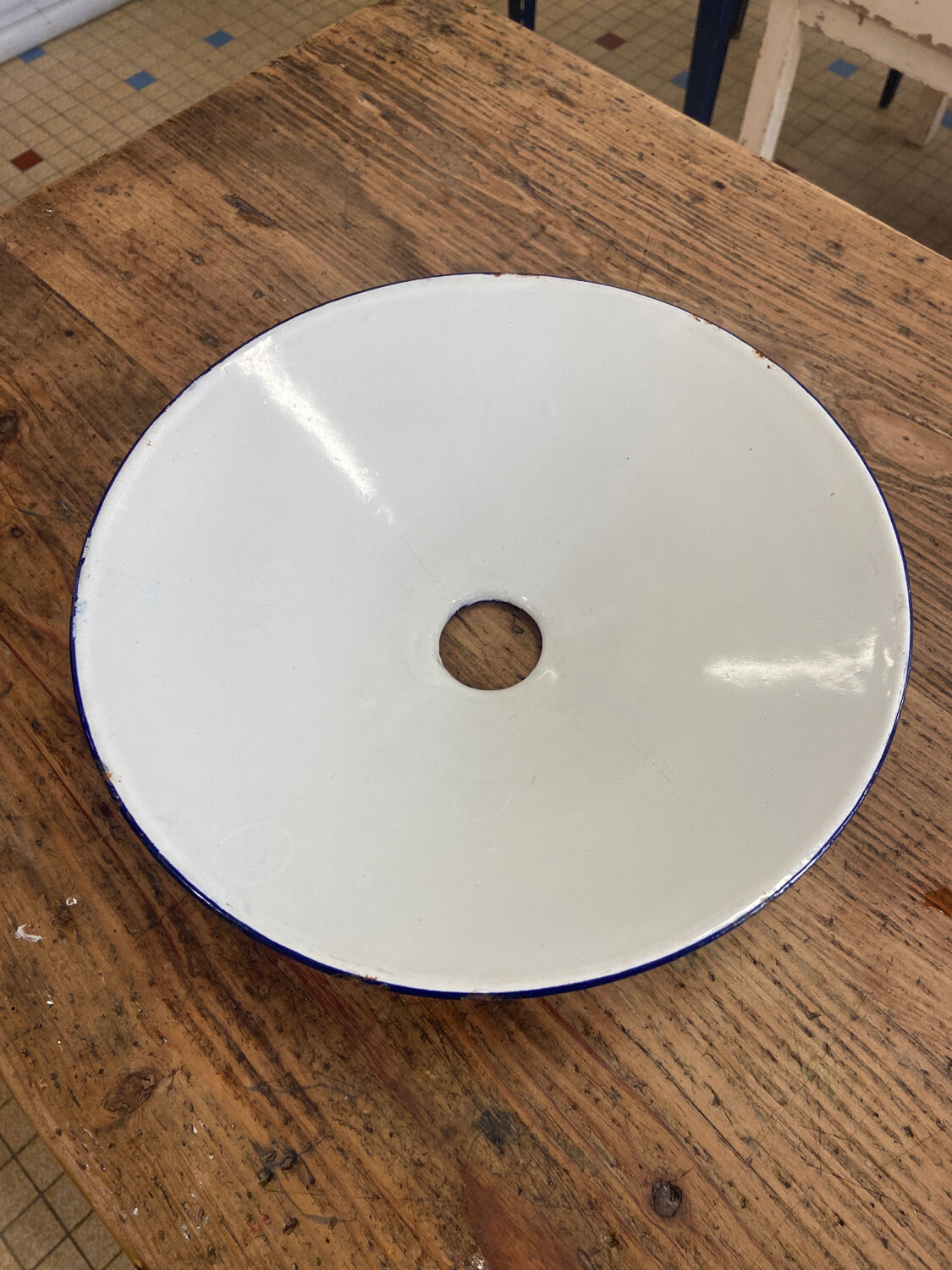 Suspension in dark blue enamelled sheet 30 cm