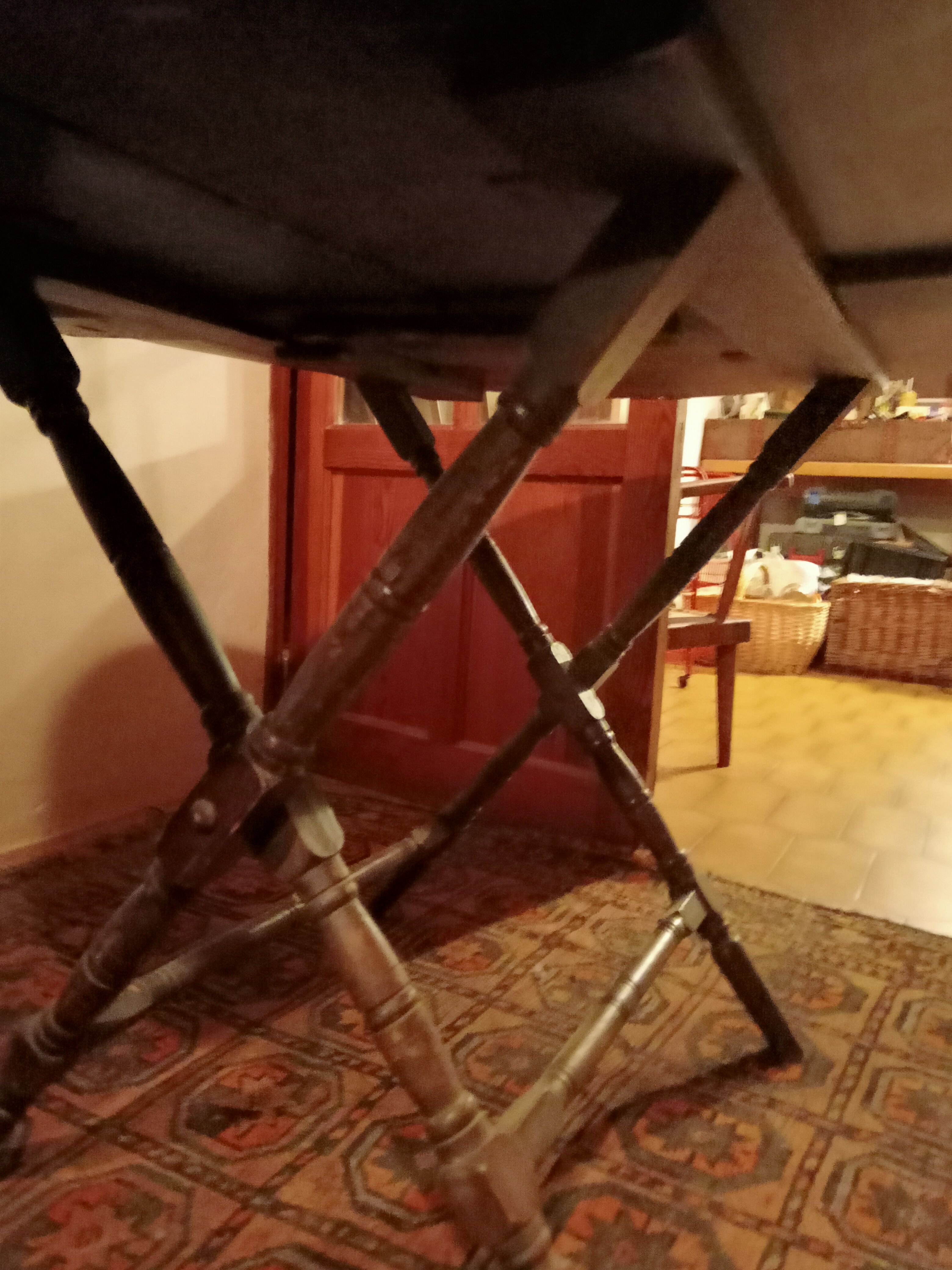 Retro folding coffee table