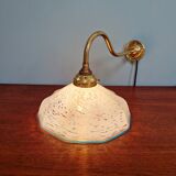 Applique murale en laiton et verre moucheté bleu