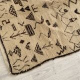 Moroccan Berber rug 305x136cm