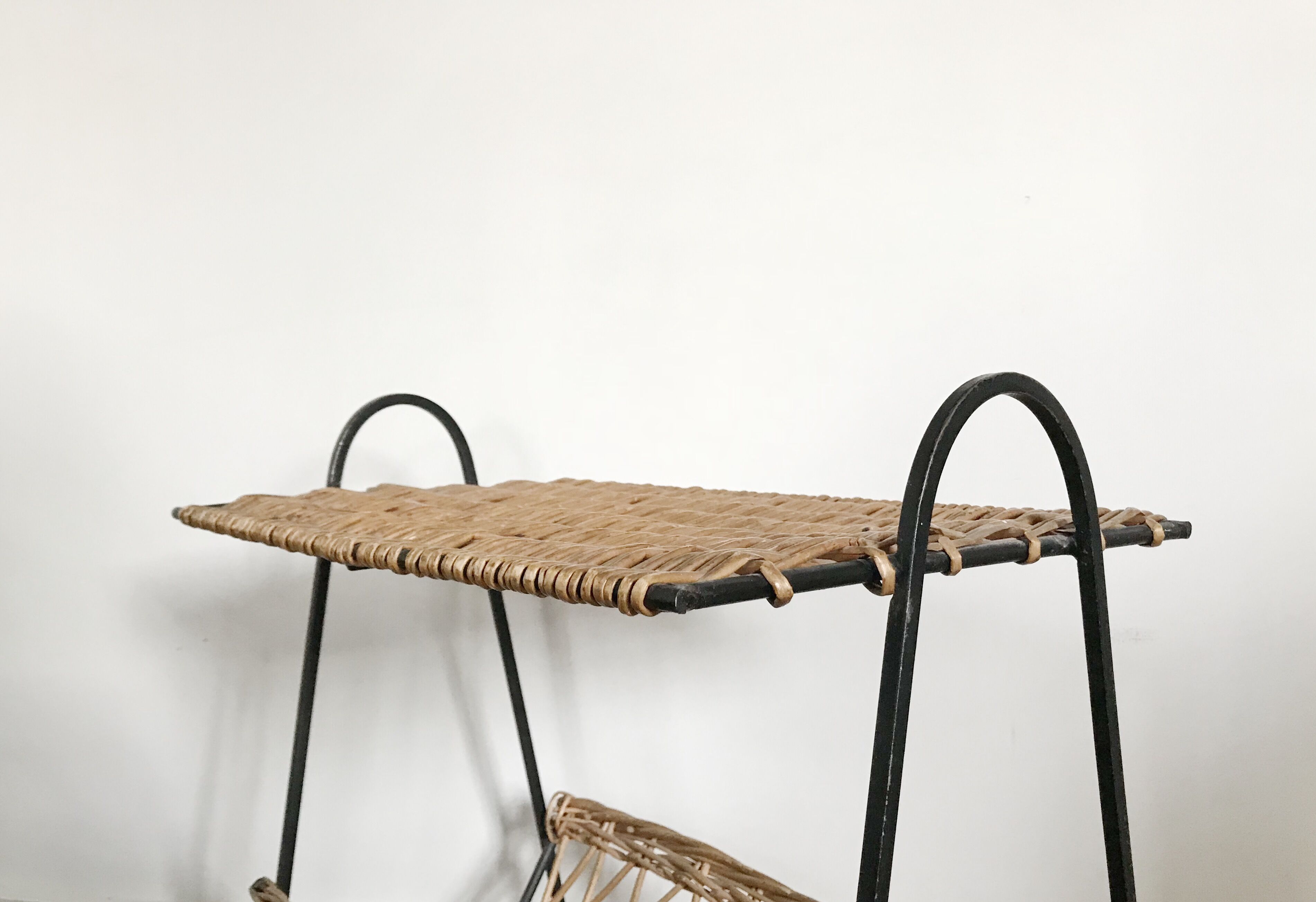 Table metal and wicker, 1950.