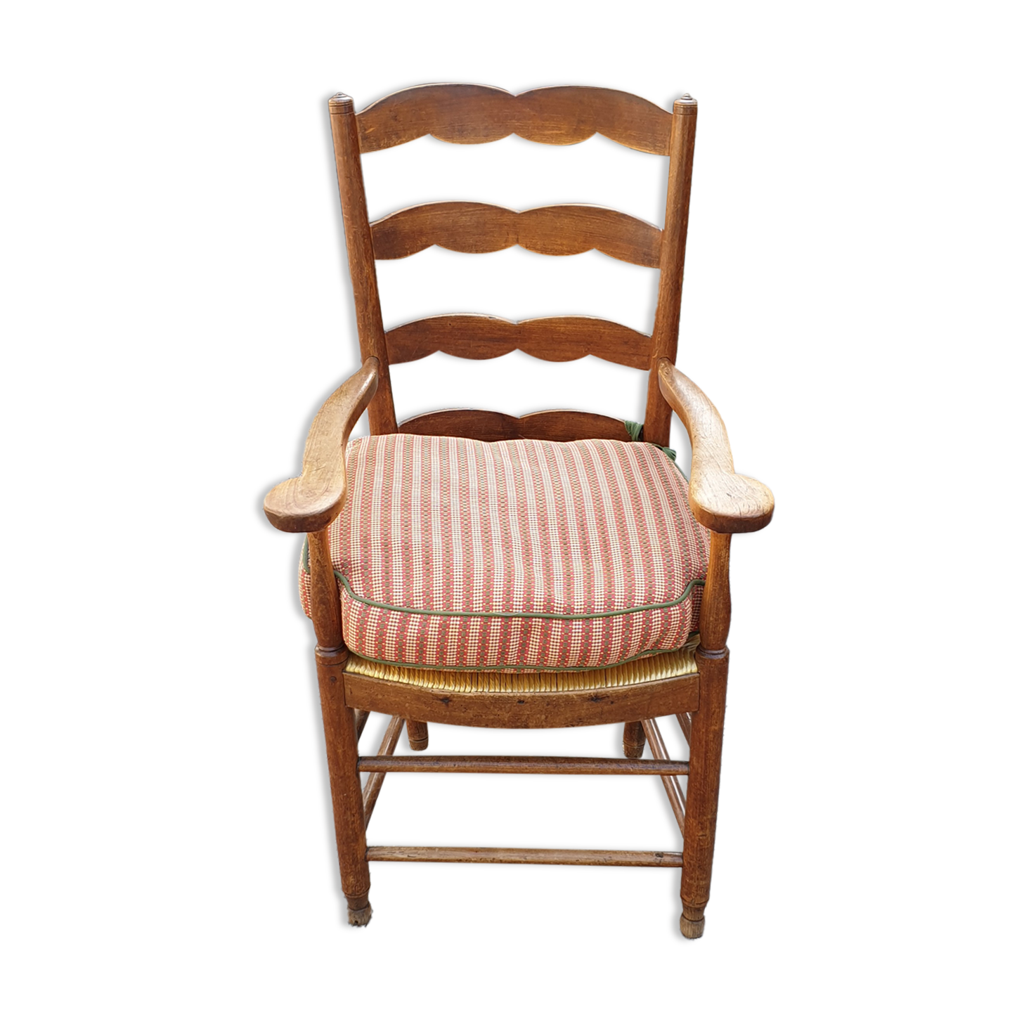 Rustic straw armchair