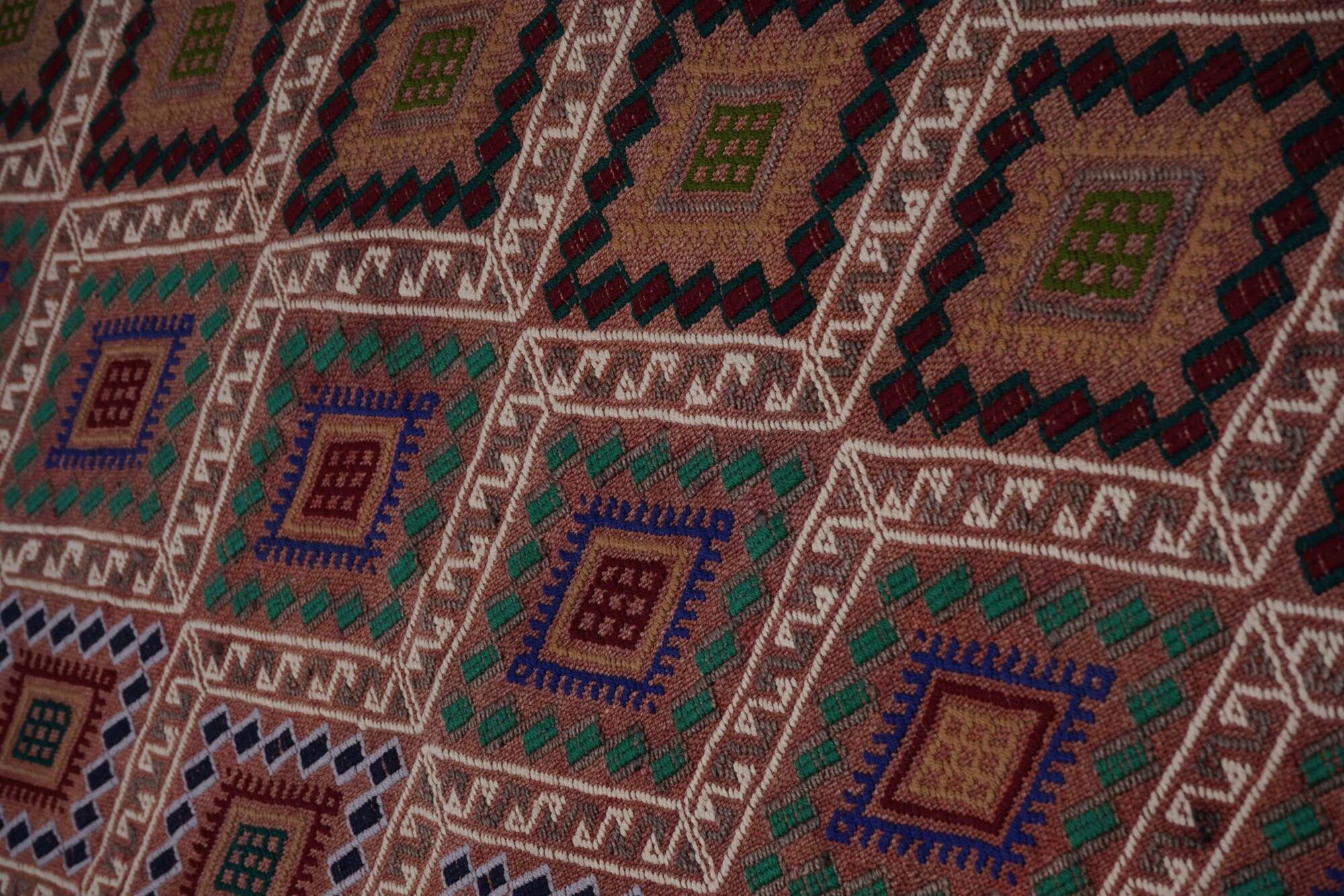Vintage Turkish kilim, handwoven, 170x258 cm.