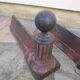 Paire de chenets anciens en fonte