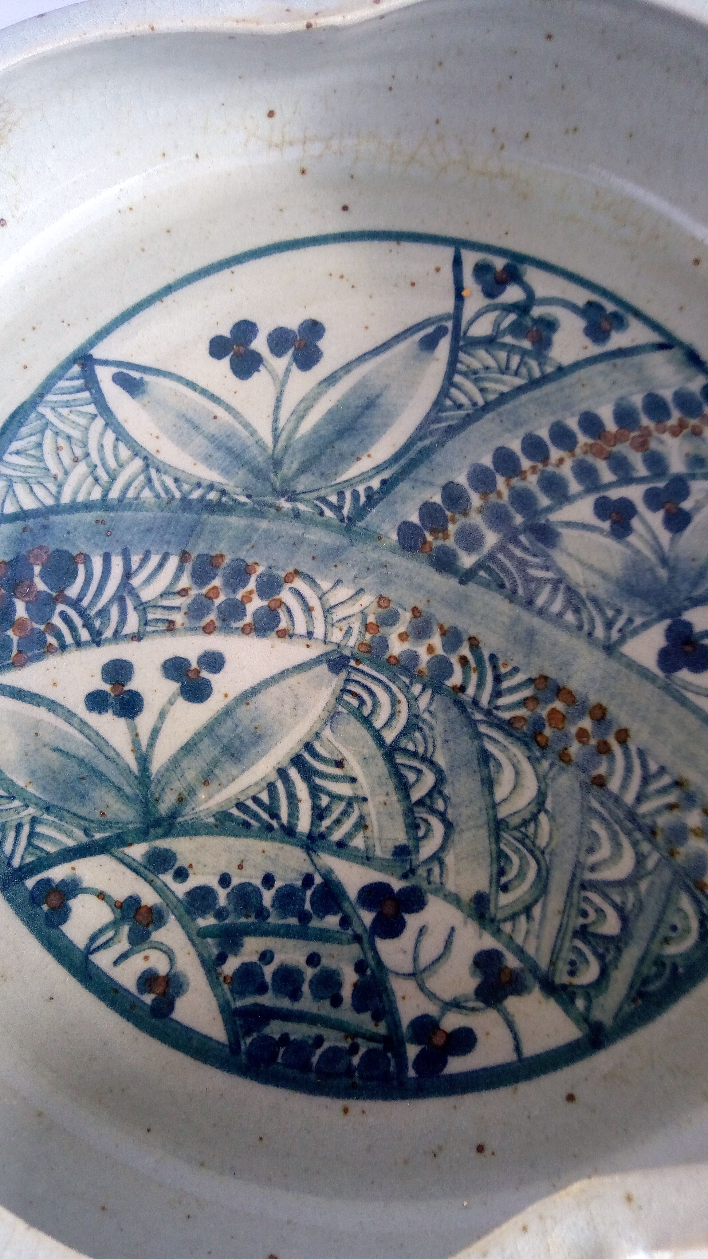 Ain's artisanal vegetable-patterned dish