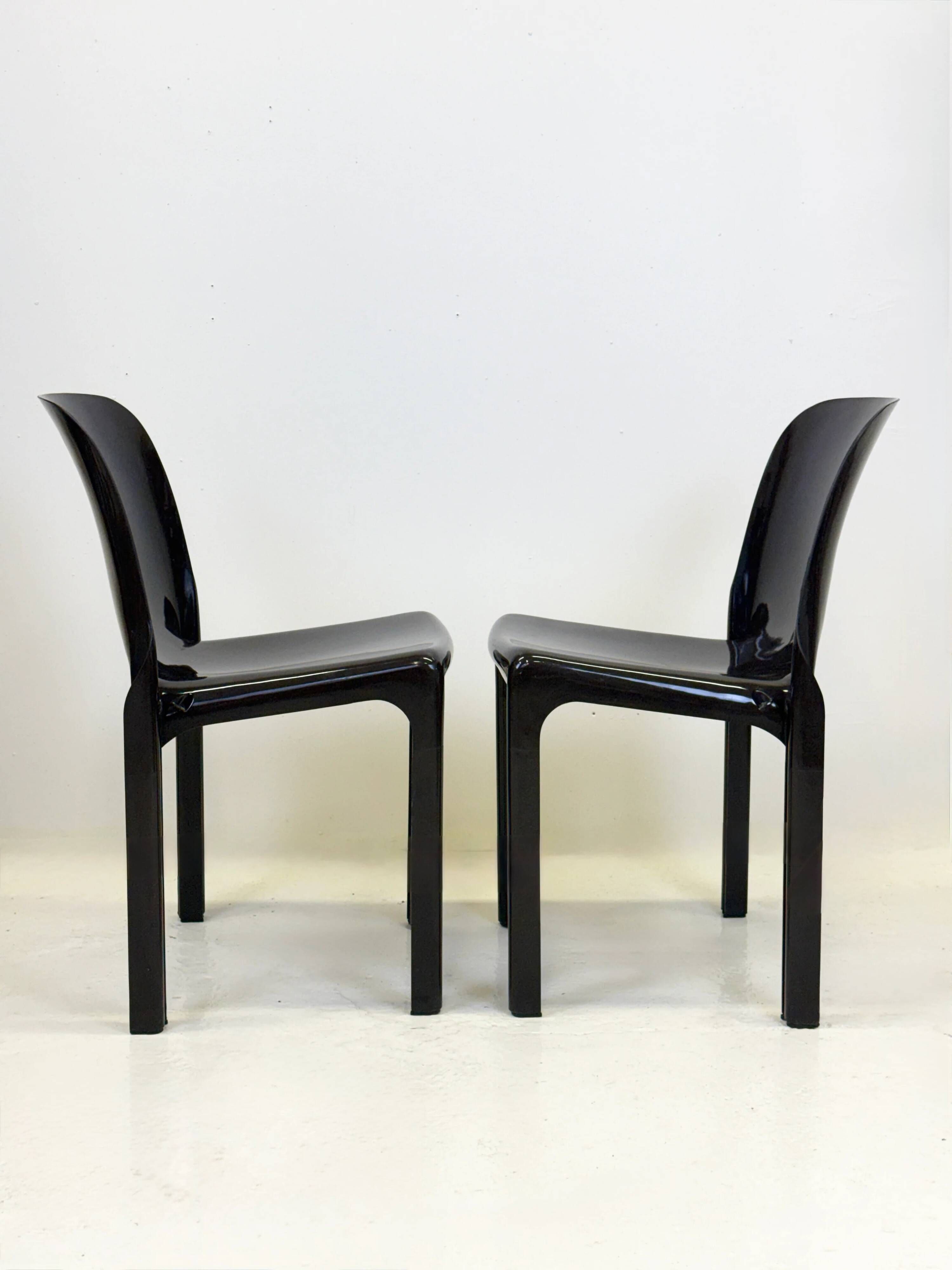 Pair of "Selene" chairs by Vico Magistretti for Artemide, Italy, 1970s