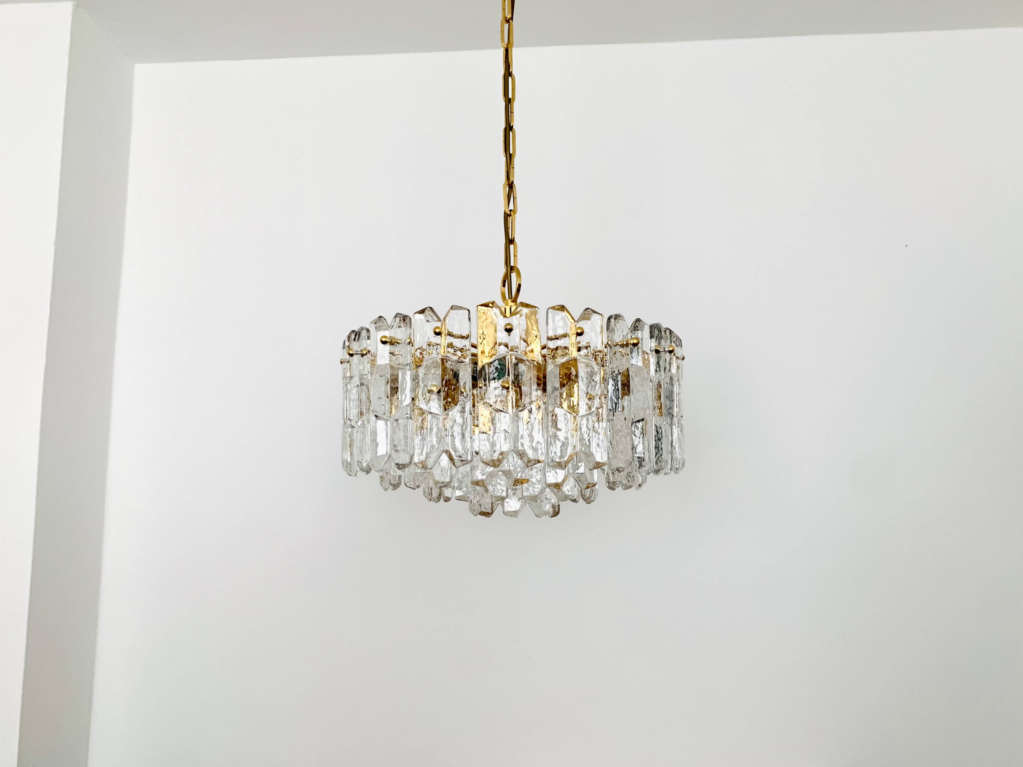 Grand lustre en verre glacé de style Palazzo autrichien par J.T. Kalmar