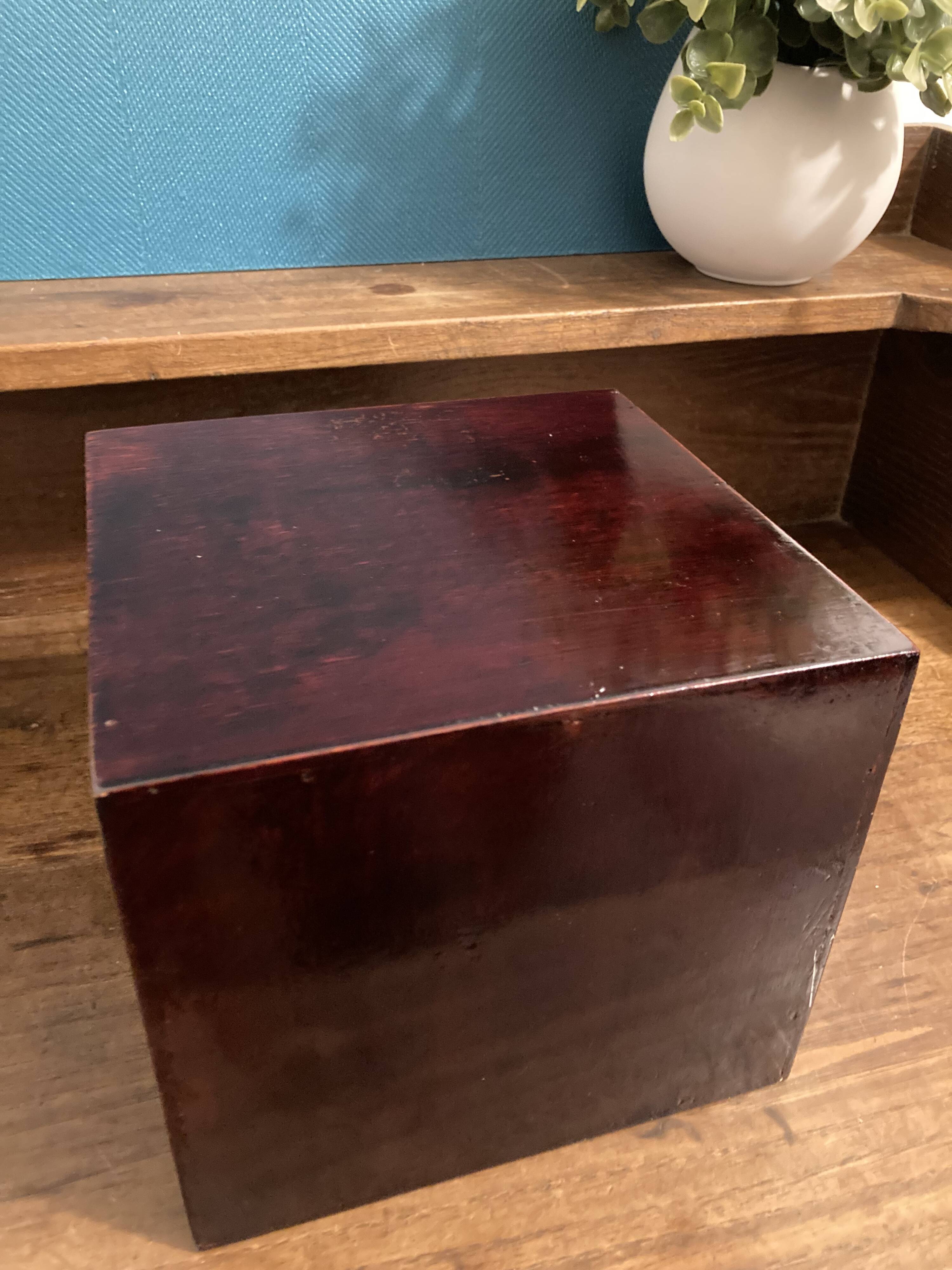 Jewelry box