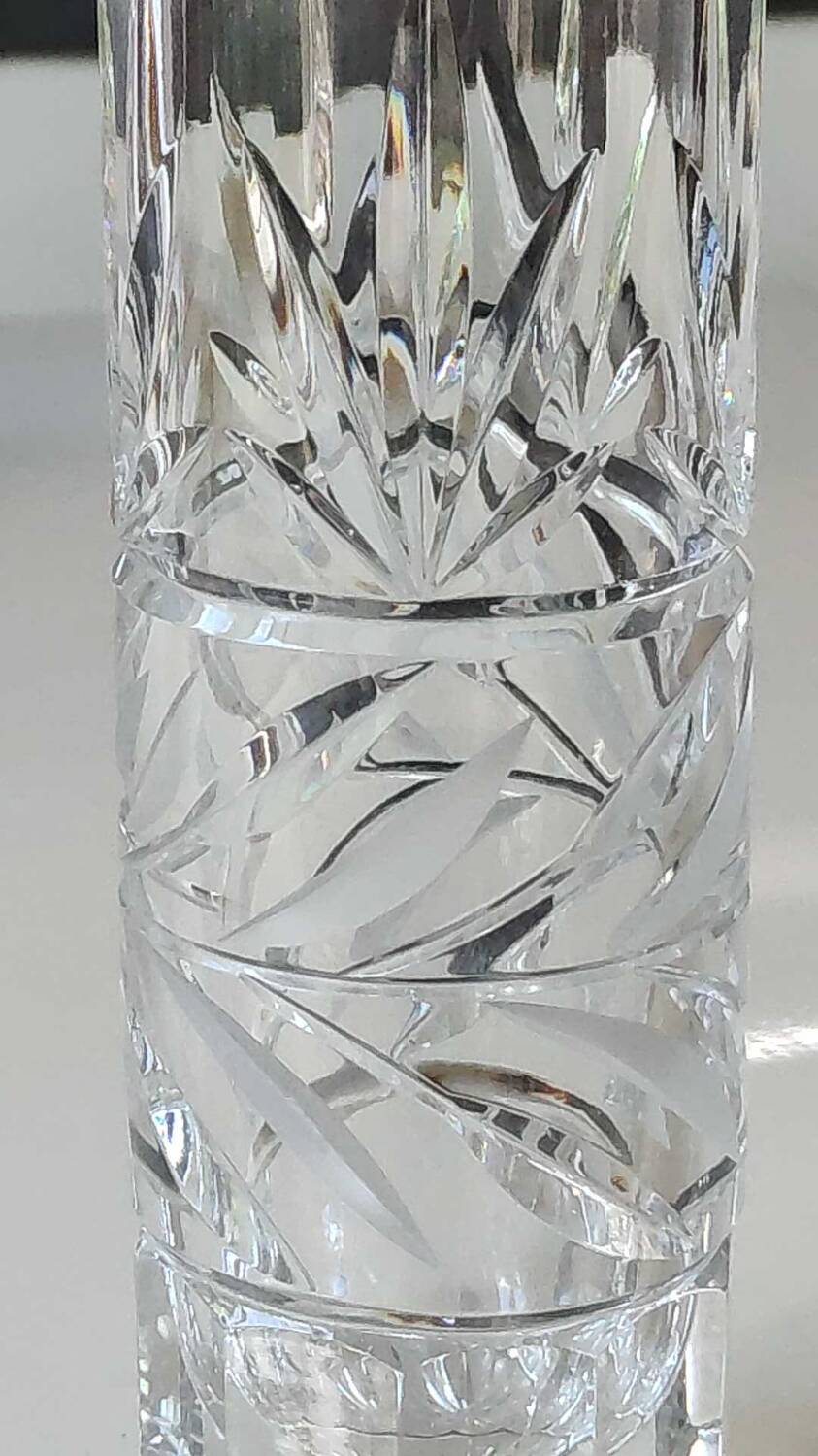 Tubular soliflore vase. In cut crystal. Decorated with frosted leafy motifs. Boho-Chic style. High 20 cm