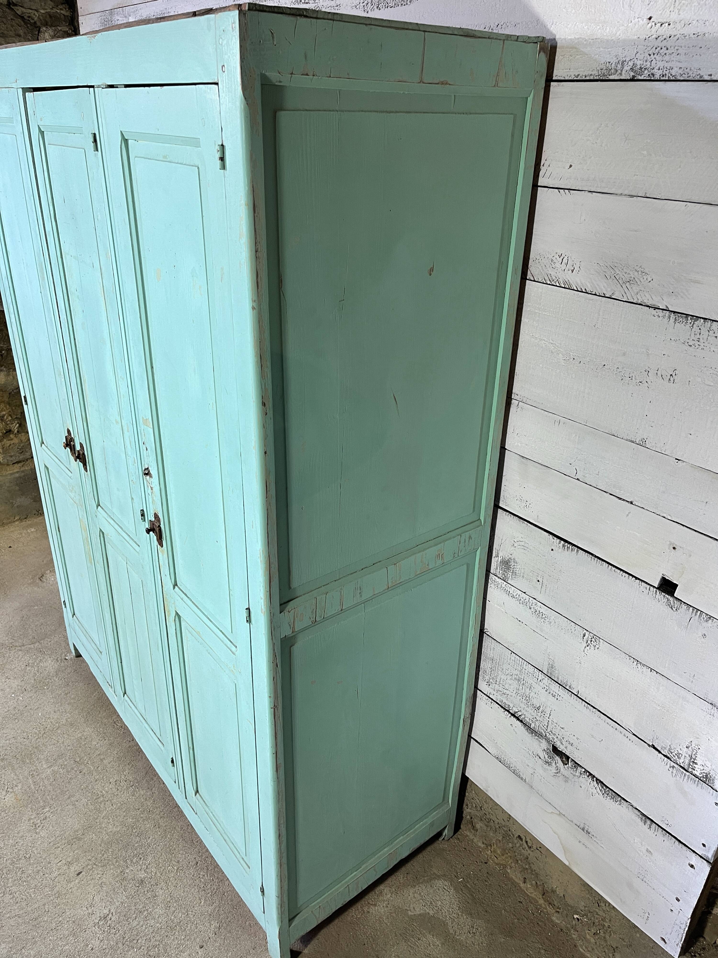 Wooden cloakroom 3 doors