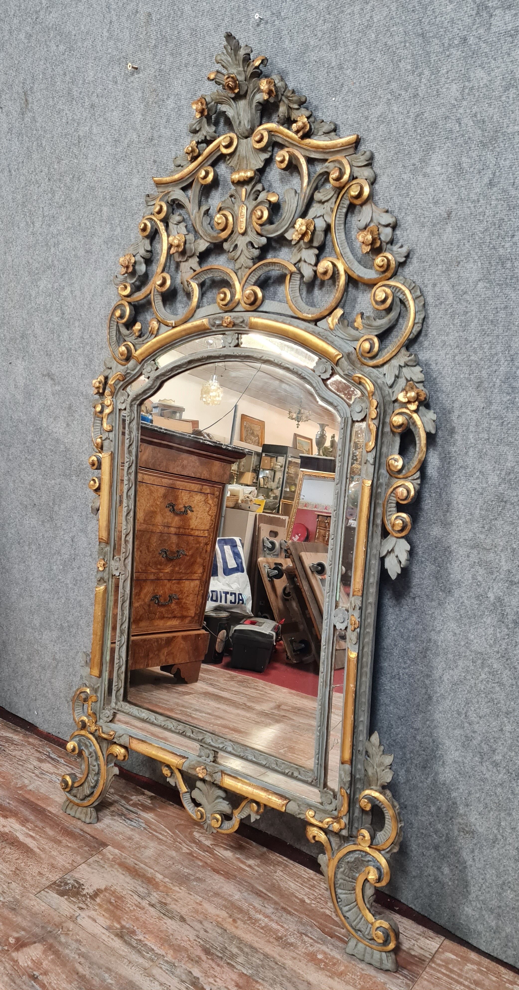 Mirror Louis XV / Regency in gilded and lacquered wood around 1850