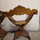 Pair of curule chairs known as Savonarole chairs - In carved wood
