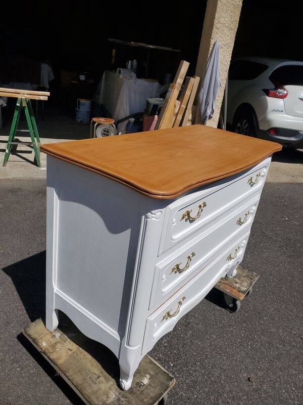 Antique chest of drawers