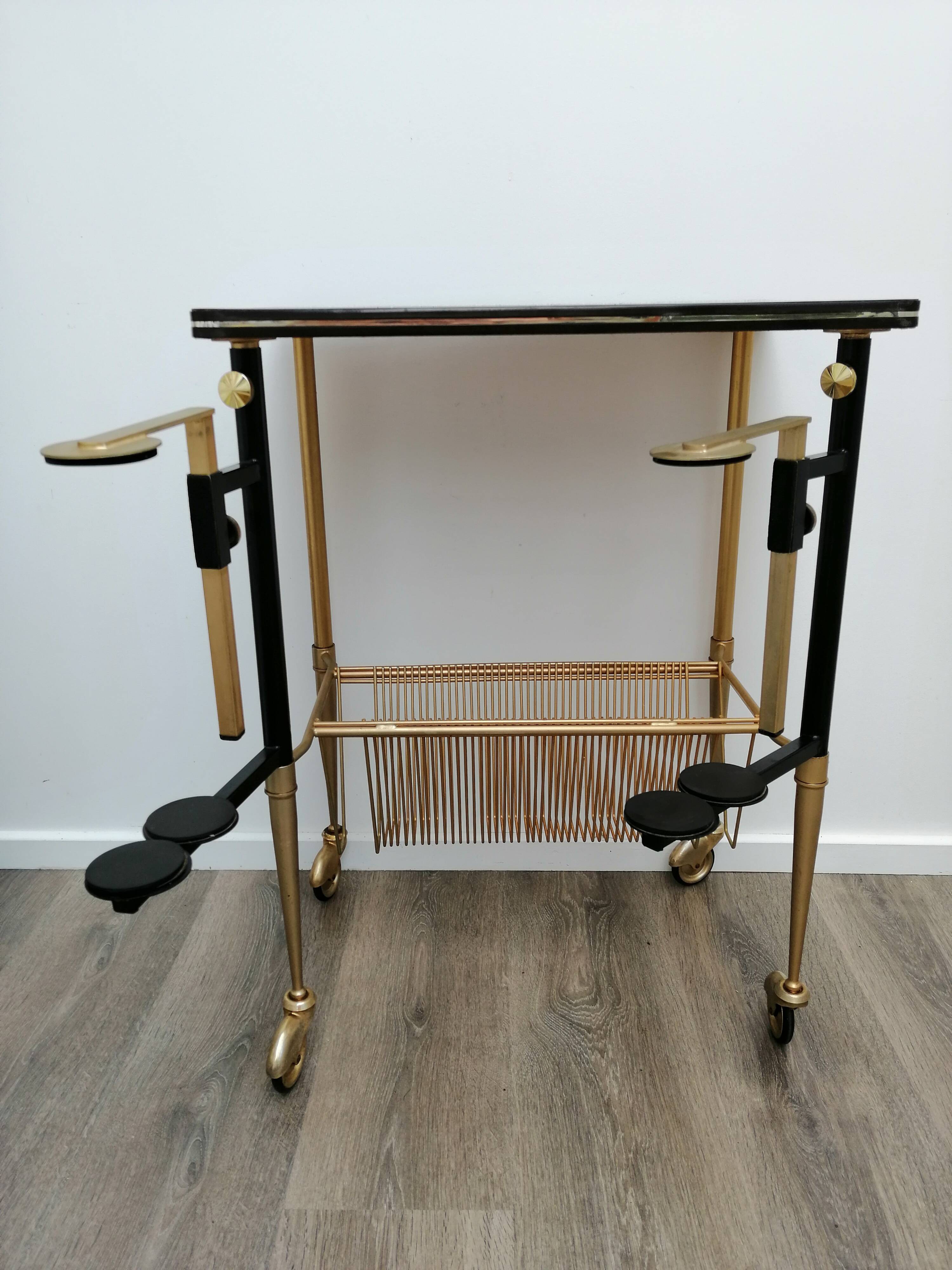 Furniture for vinyl platinum