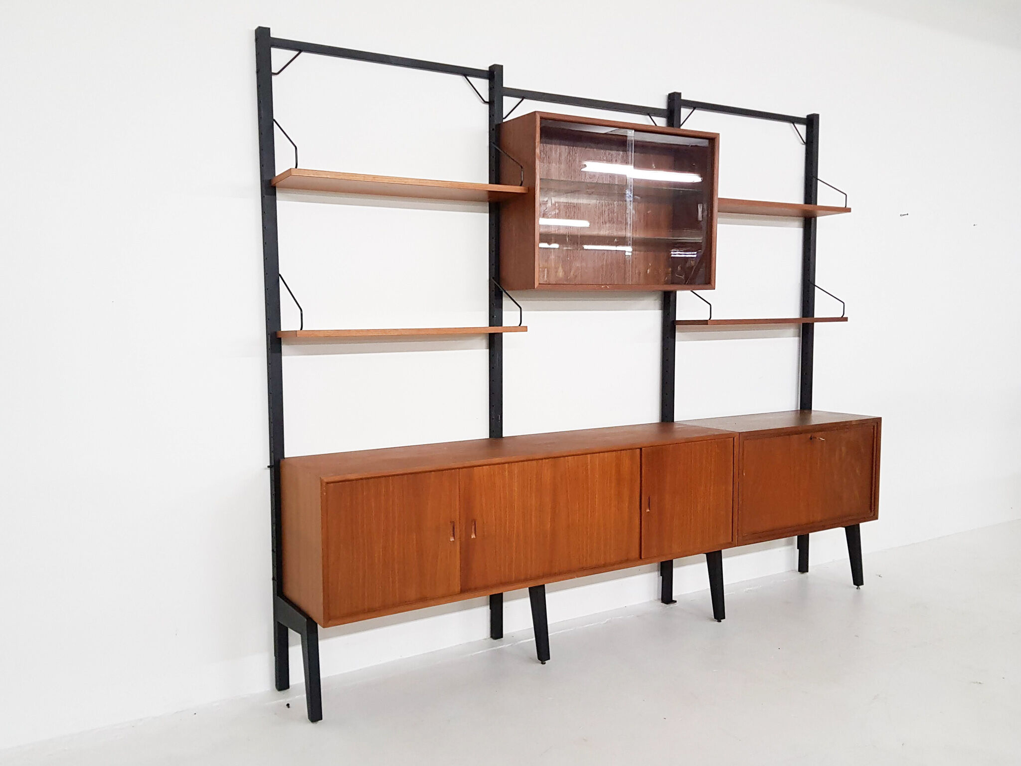 Bibliothèque de Poul Cadovius pour Royal System, Danemark années 1950