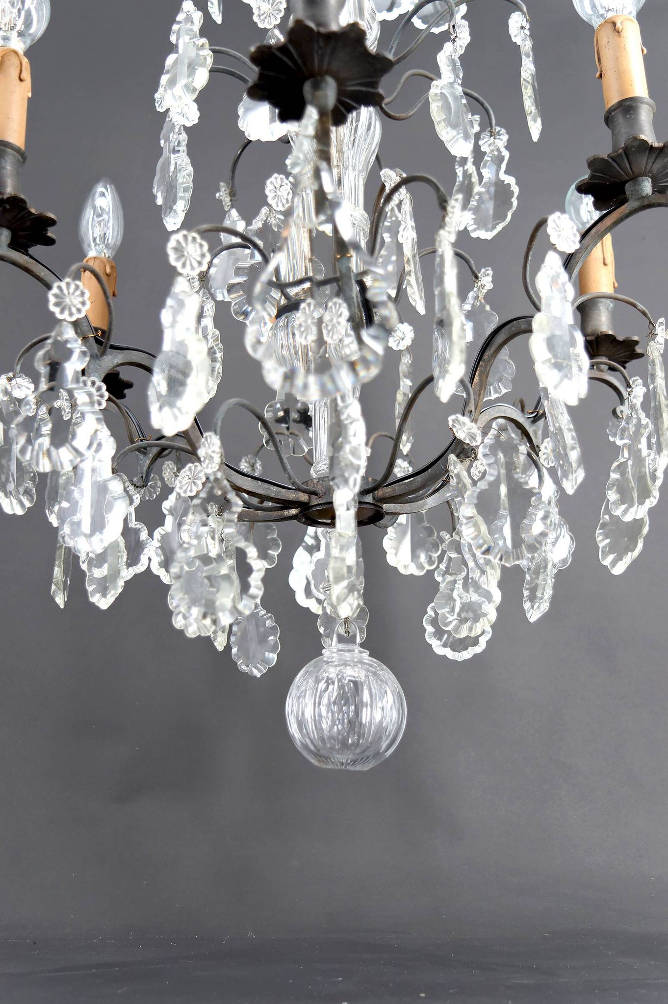 Important bronze chandelier, Baccarat crystal, Louis XV style, 1900.