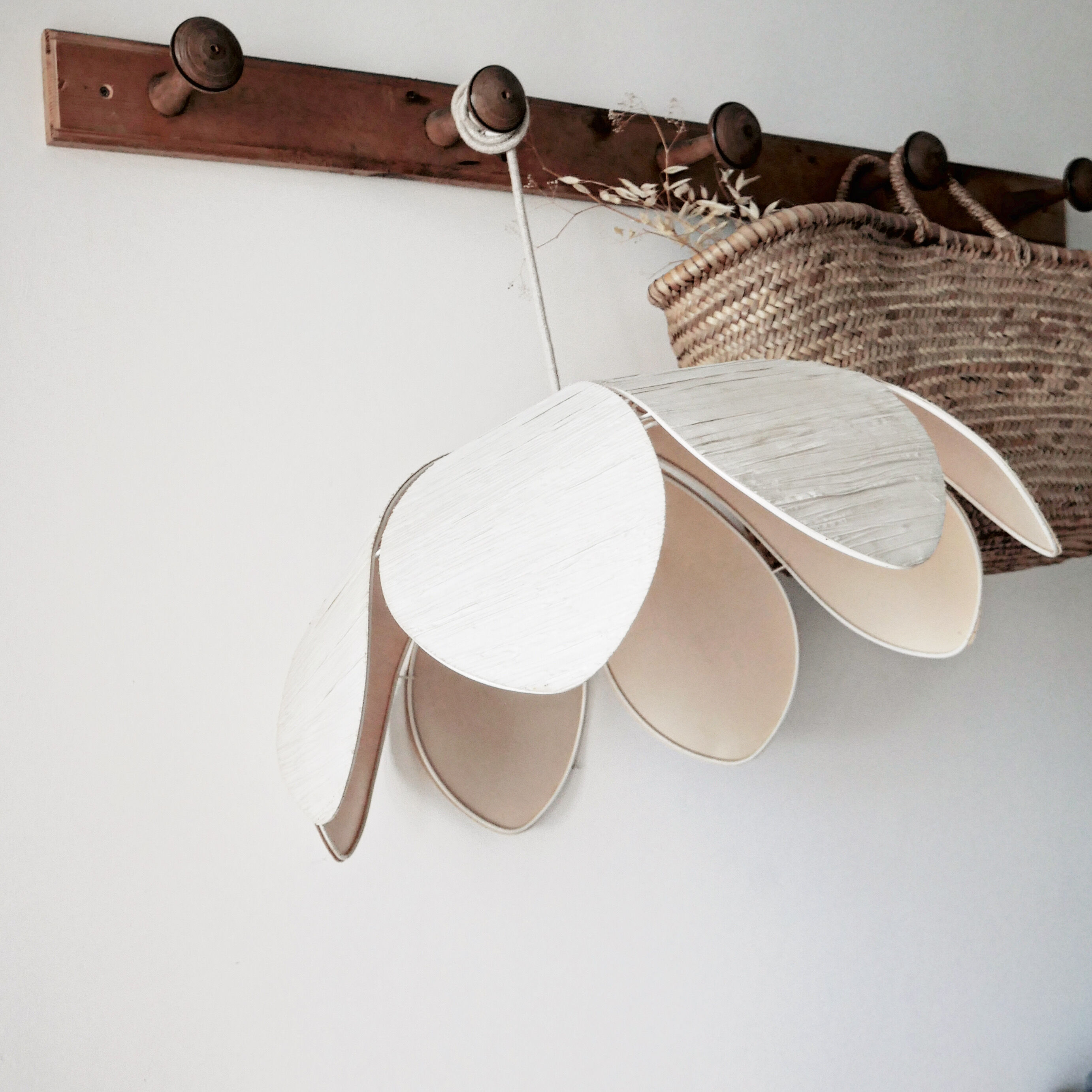 Lotus flower suspension