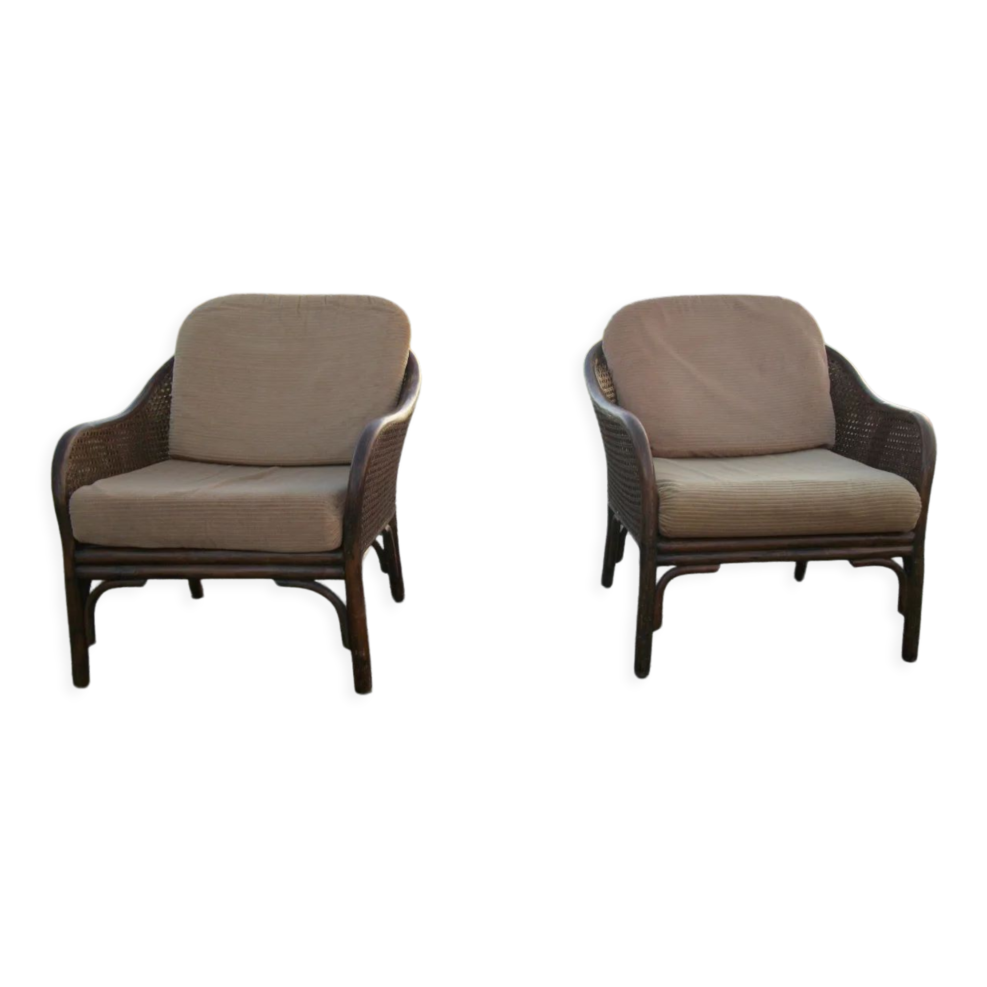 Pair of low rattan shepherdesses