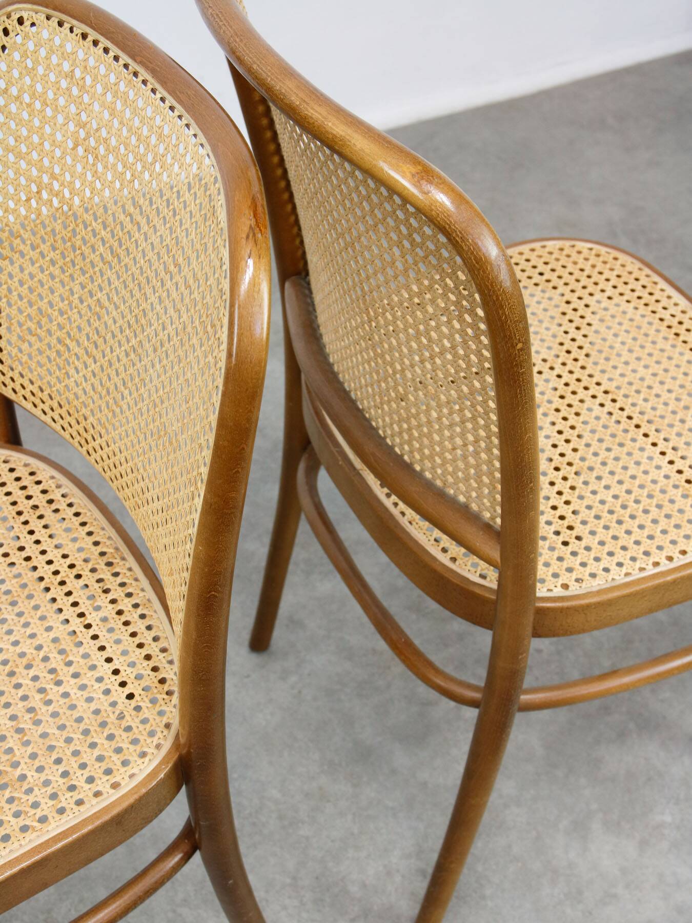 Chaises en bois cintré Non. 811 par Michael Thonet, ensemble de 2
