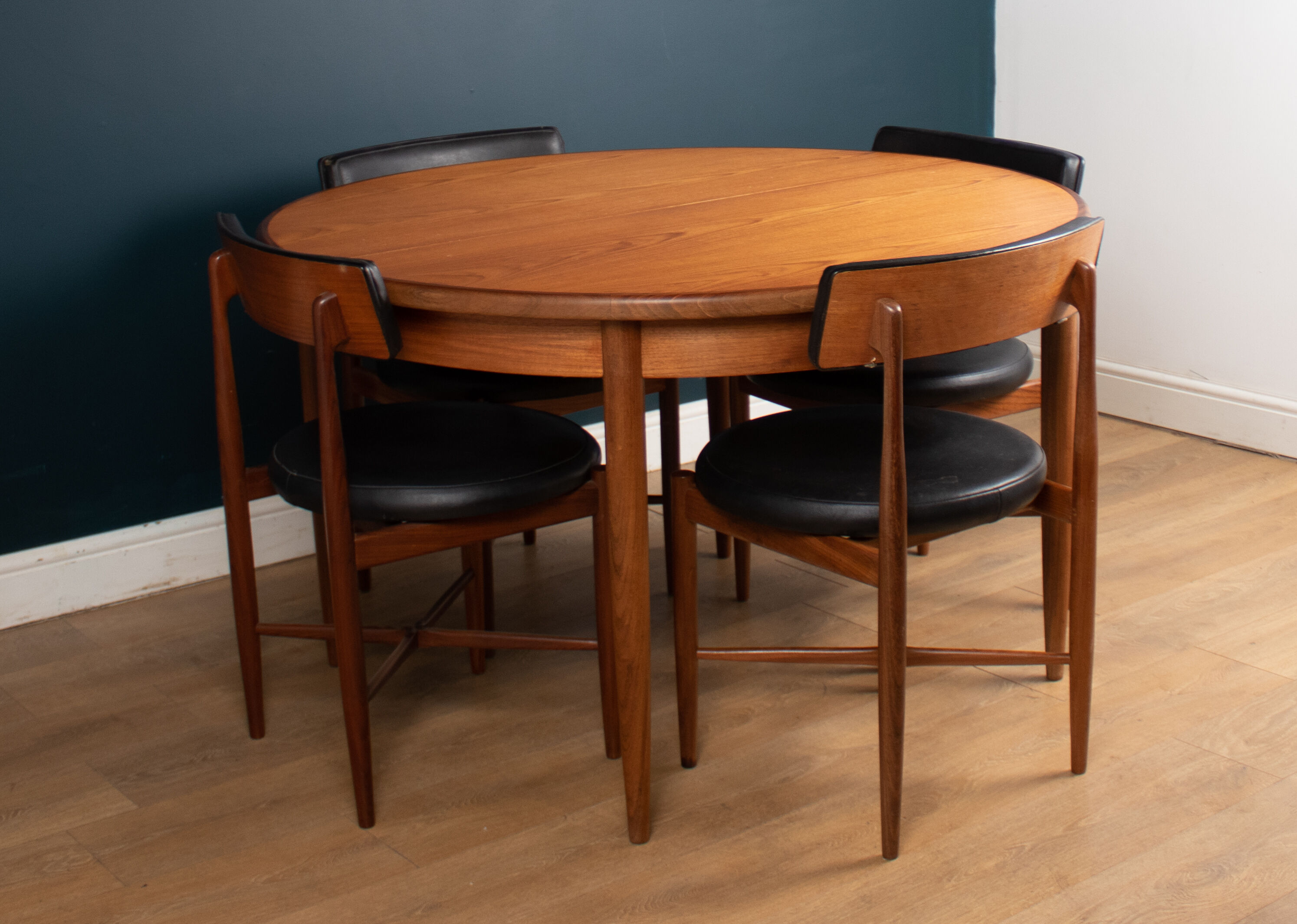 Table à manger et 4 quatre chaises GPlan Fresco par Victor Wilkins