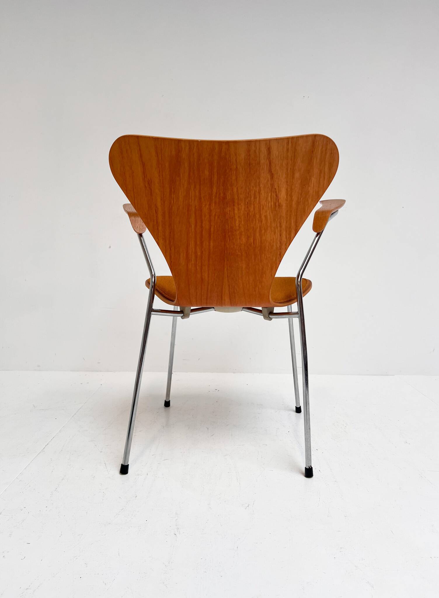 Wooden 3207 chair by Arne Jacobsen for Fritz Hansen, 1980s
