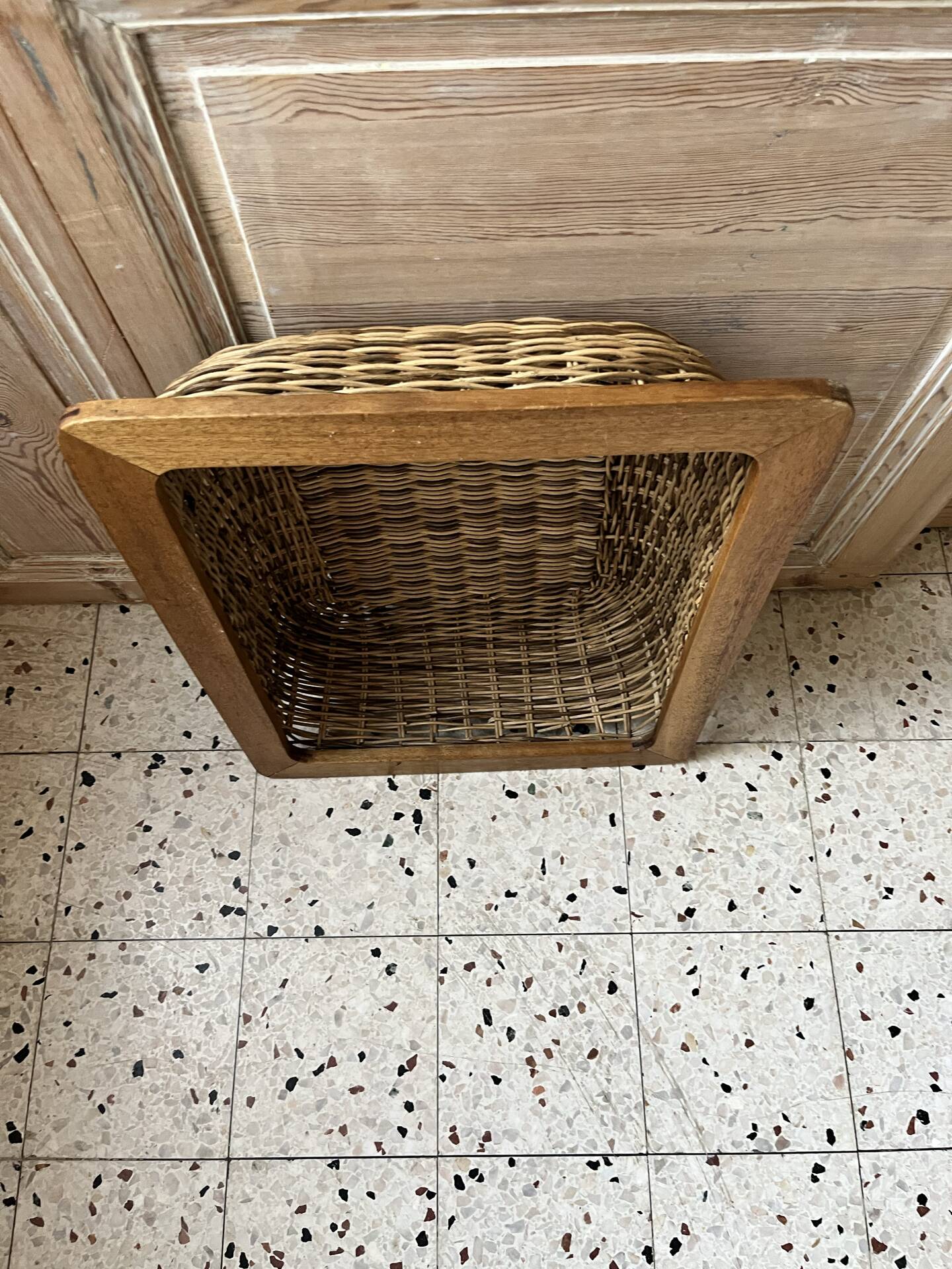 Panier en osier et bois 