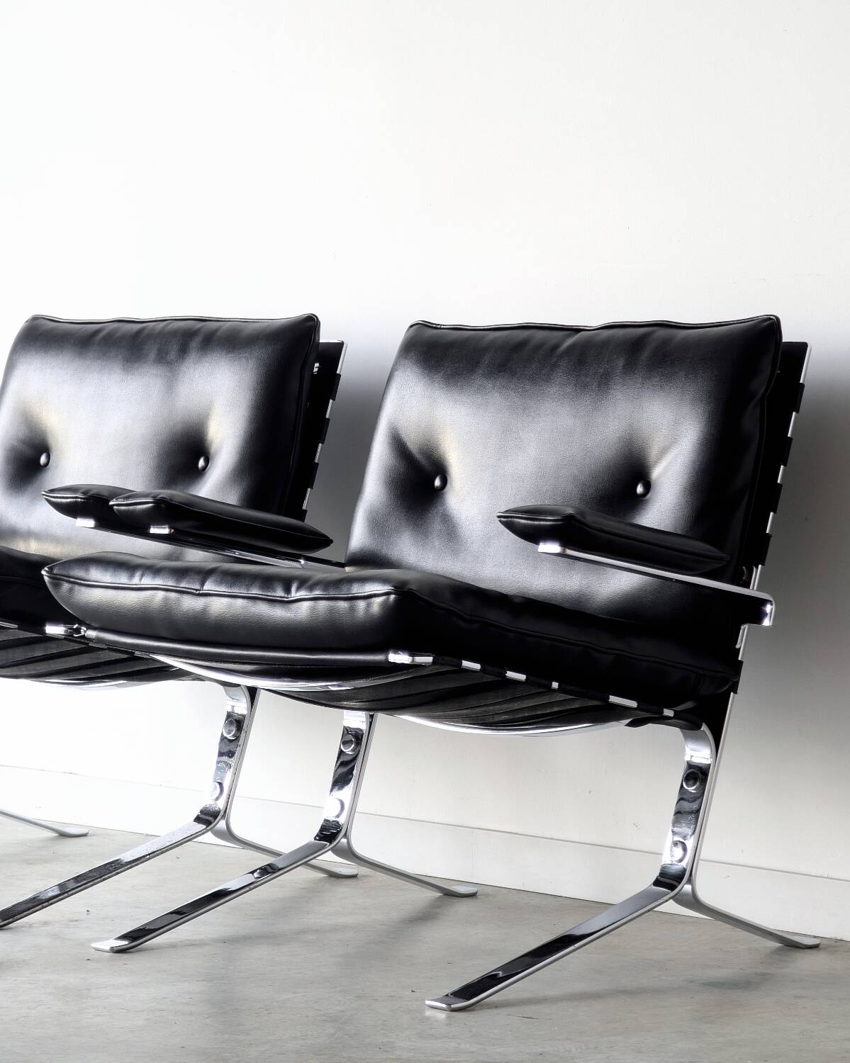 2 vintage Joker armchairs, Olivier Mourgue edition Airborne, 1960s 1970s