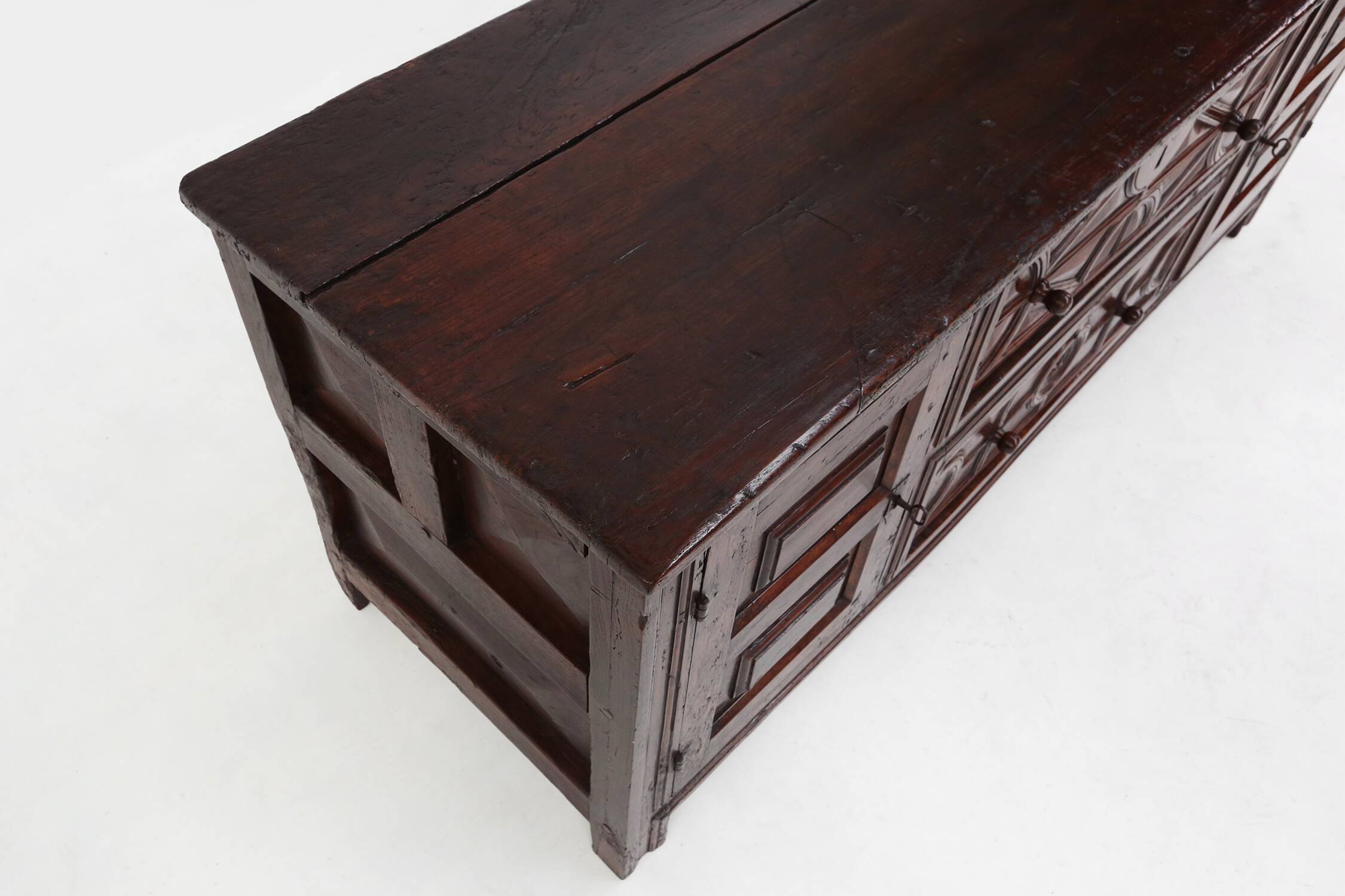 Buffet géométrique français unique du 16ème siècle en chêne