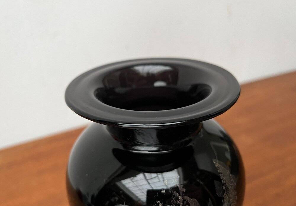 Postmodern black art glass vase by Hans Jürgen Richartz for the Richartz art collection, 1980s.