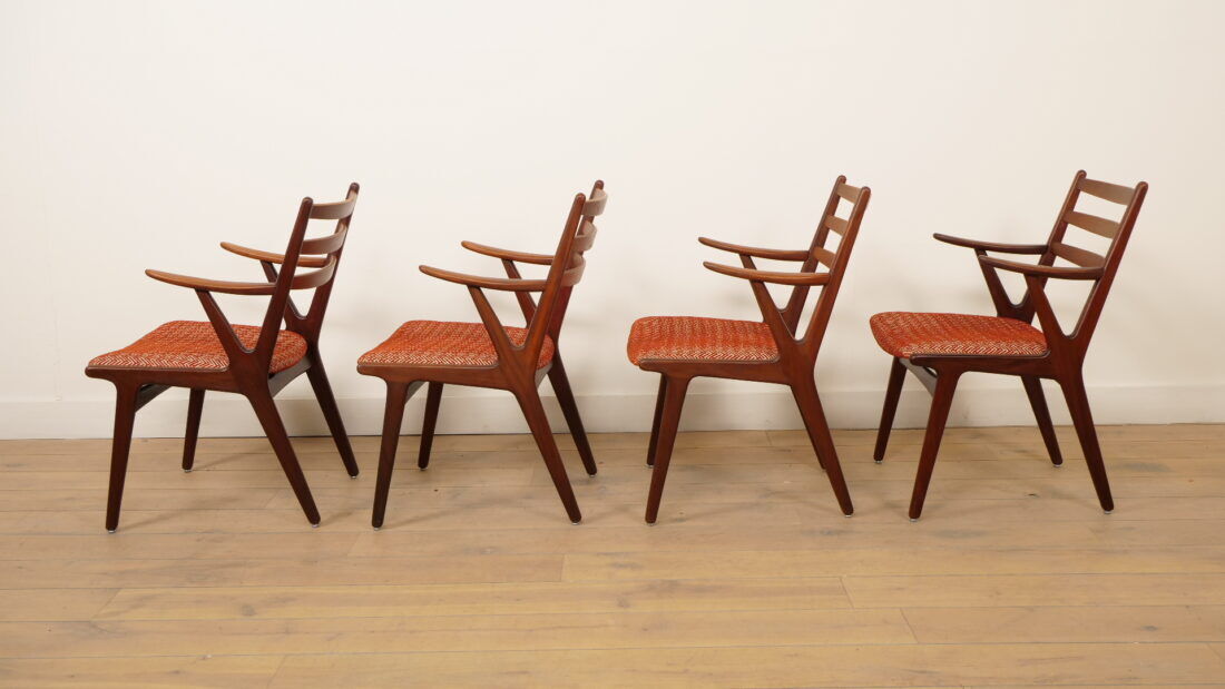 Set of 4 Danish teak dining chairs | 1960s