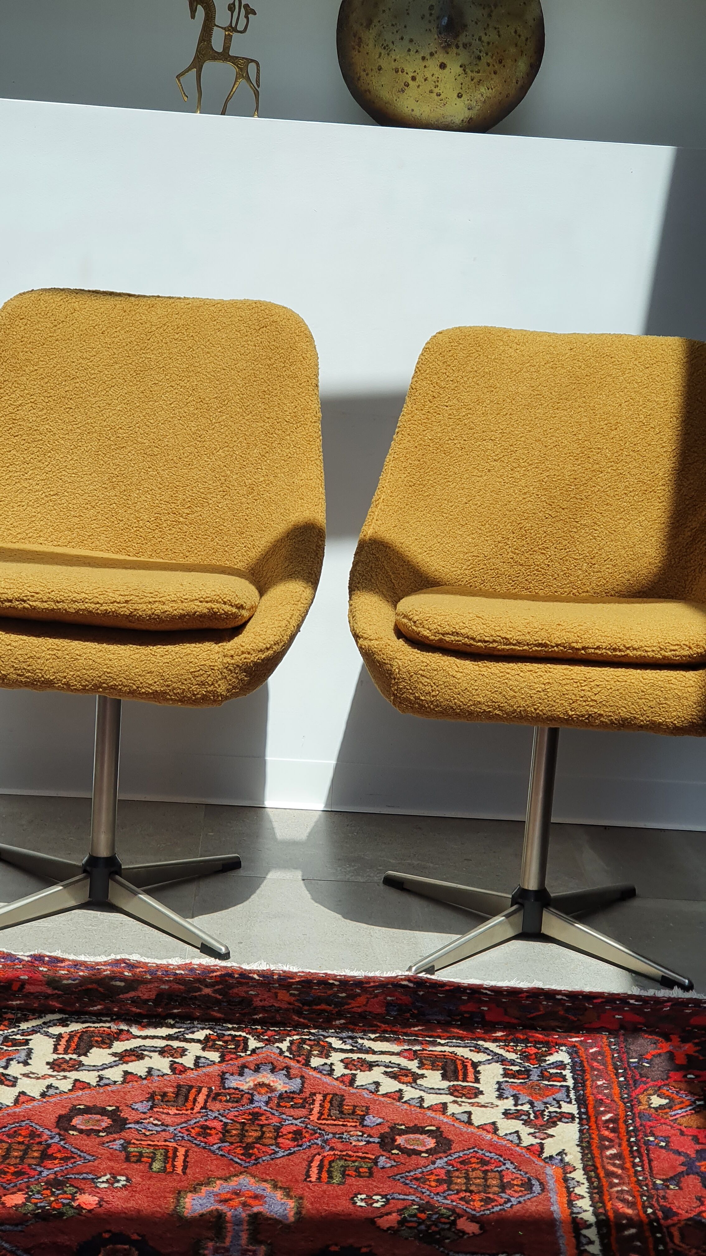 Pair of space age swivel chairs 70s