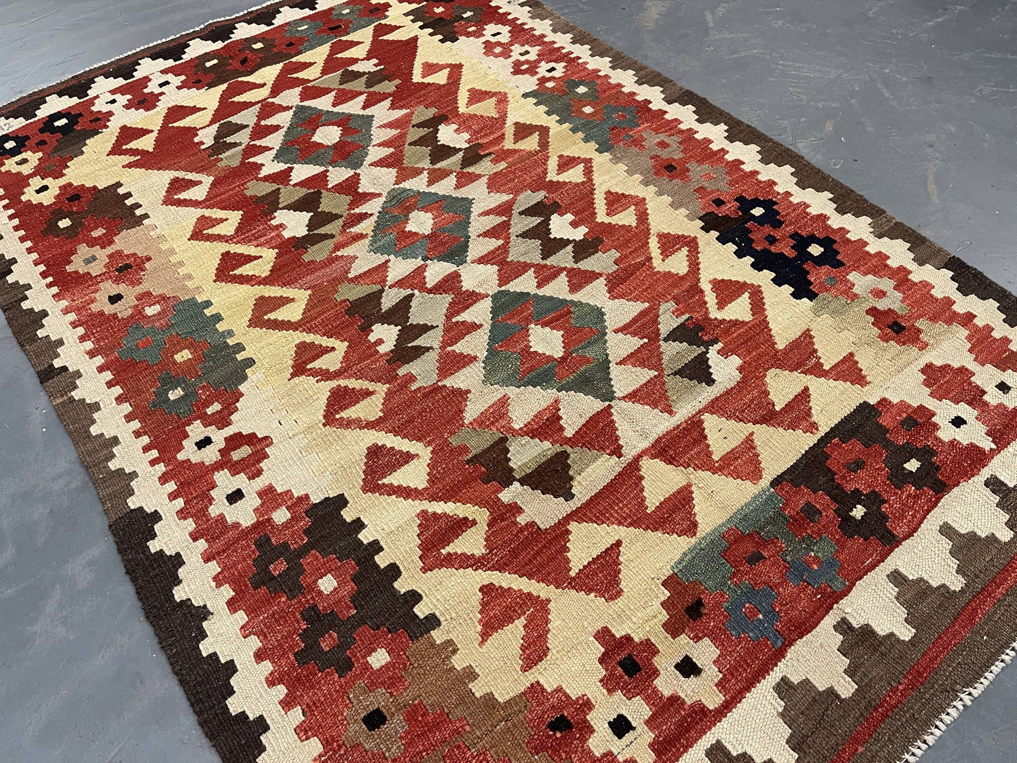 Handwoven Wool Kilim Rug, Modern Geometric Flatweave Carpet 180 x 119 cm