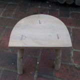 Tabouret tripode bois brut